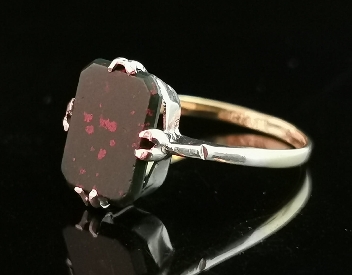 Vintage Art Deco bloodstone ring, 9ct gold and silver