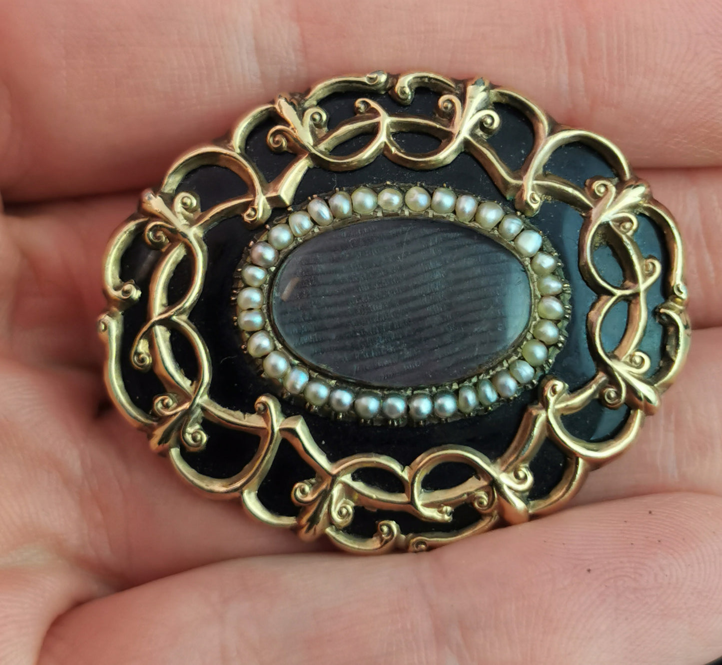 Victorian mourning brooch, 9ct gold, hairwork and seed pearl