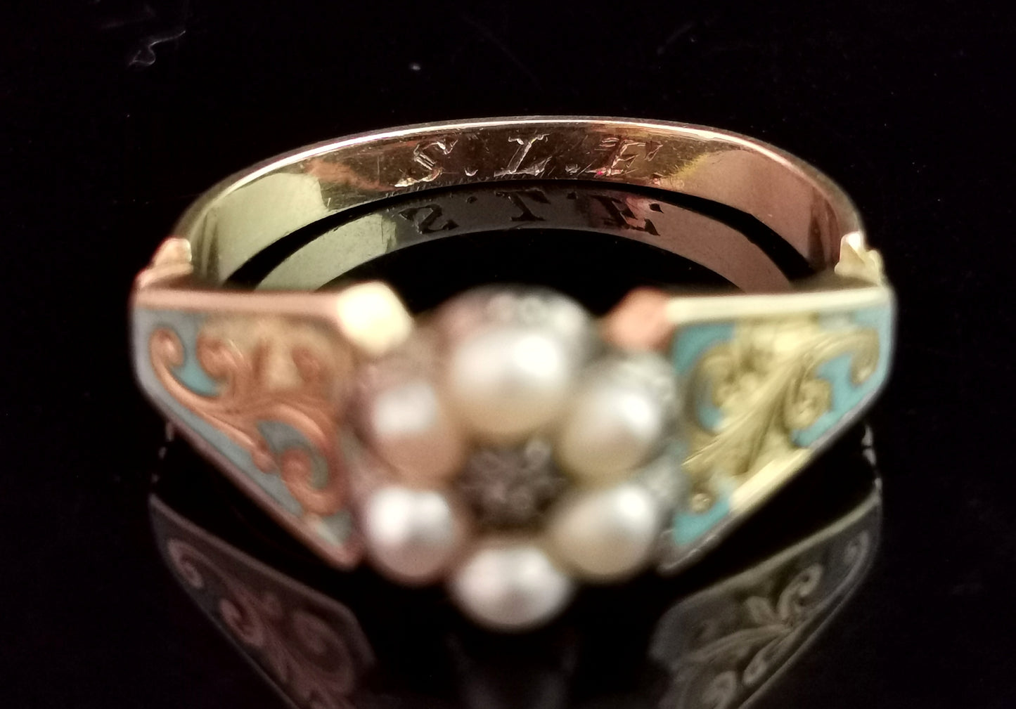 Antique Regency mourning ring, 18ct gold, blue enamel