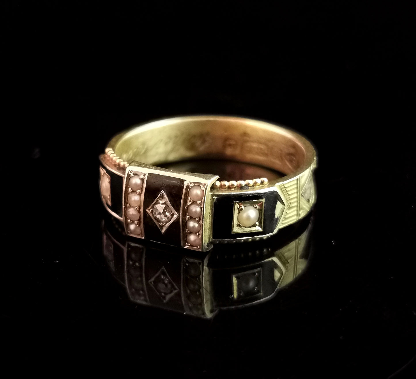 Victorian mourning ring, 15ct gold, pearl, black enamel and hairwork
