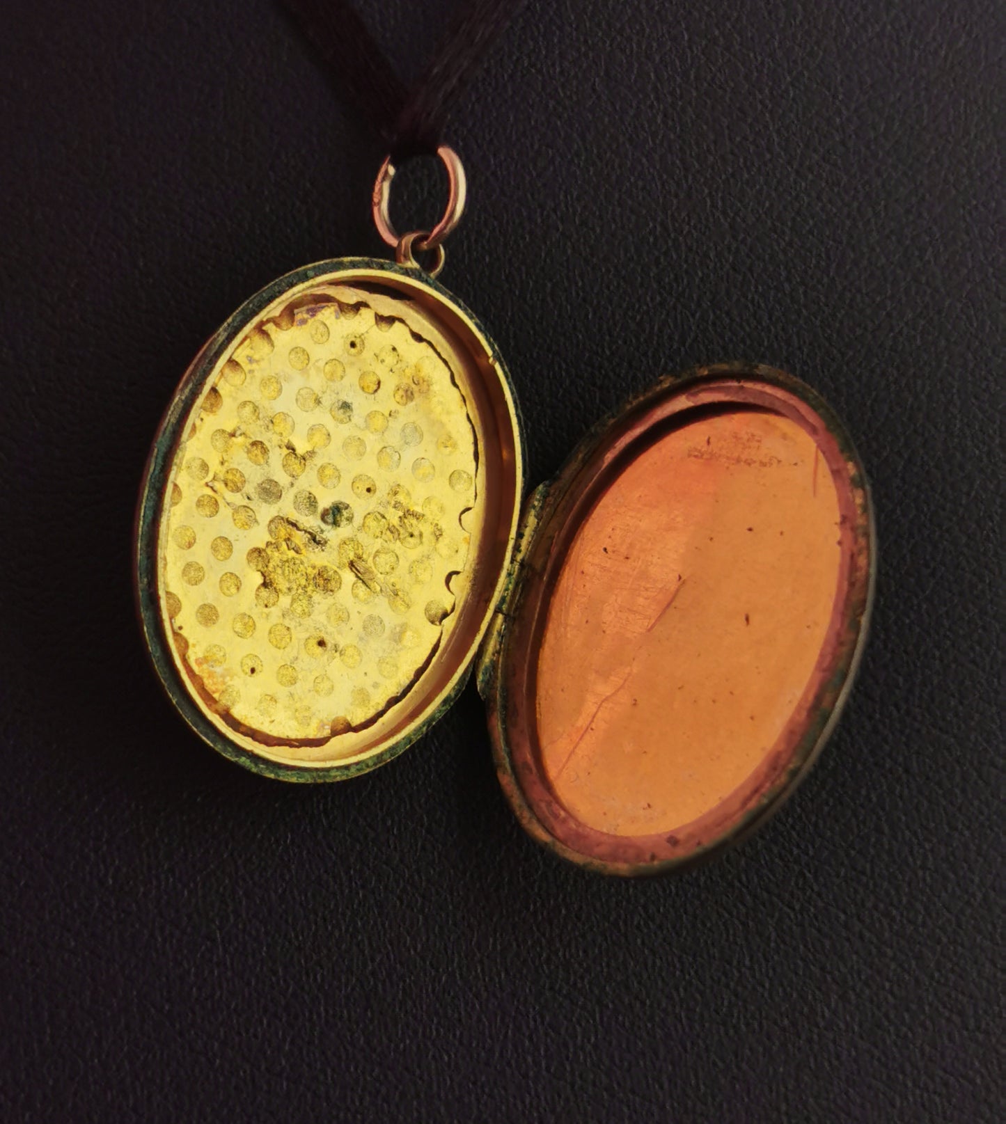 Antique Victorian 15ct gold Diamond locket
