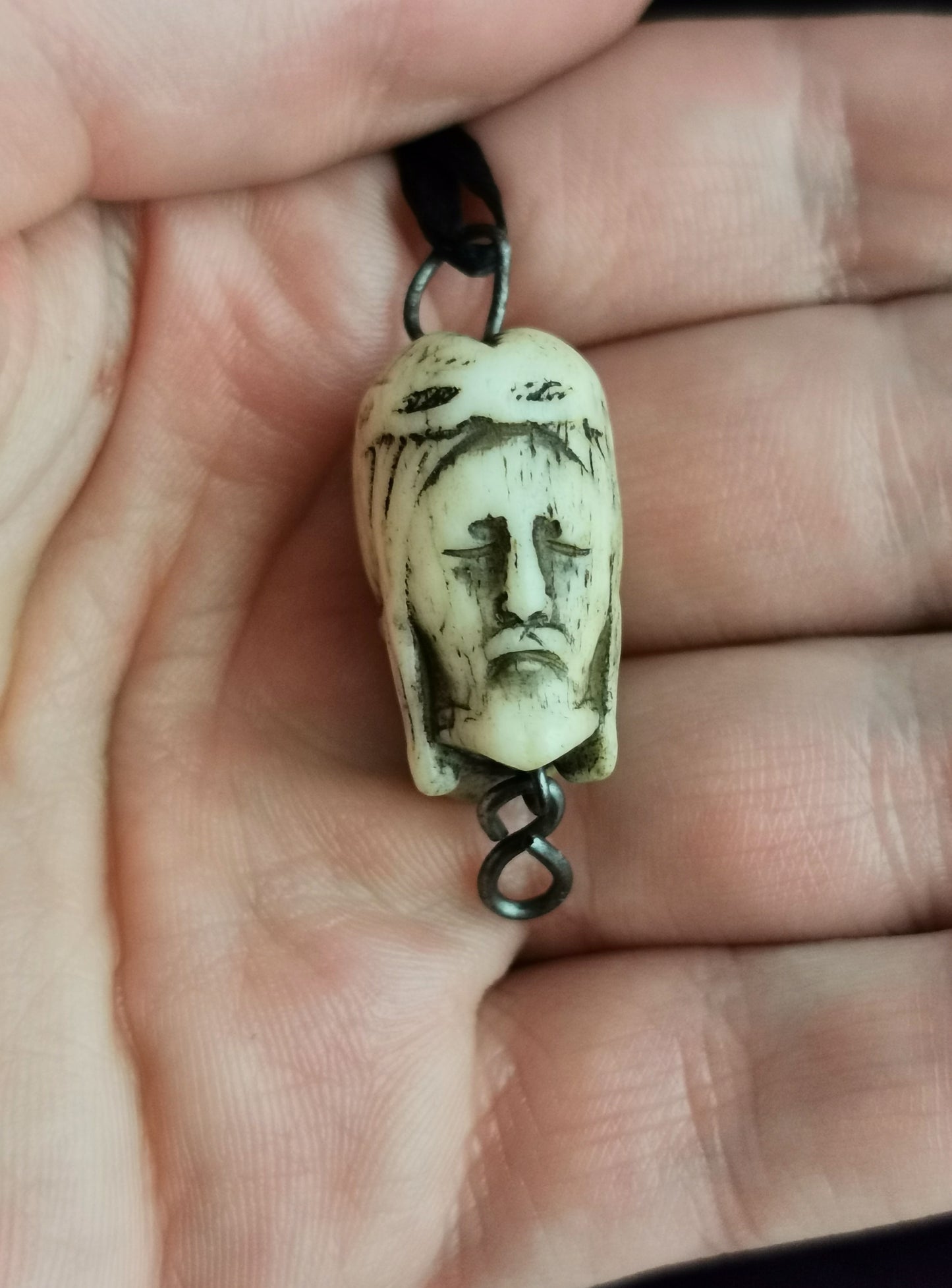 Rare Georgian Memento Mori pendant, Skull and Jesus, 18th century