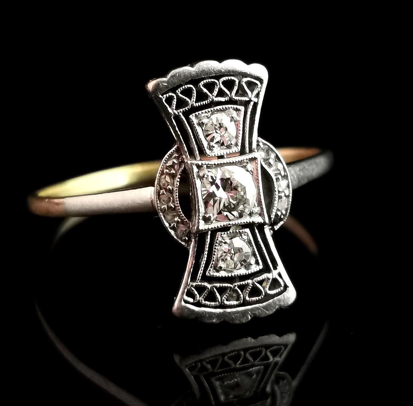 Vintage Art Deco diamond filigree ring, 18ct gold and platinum