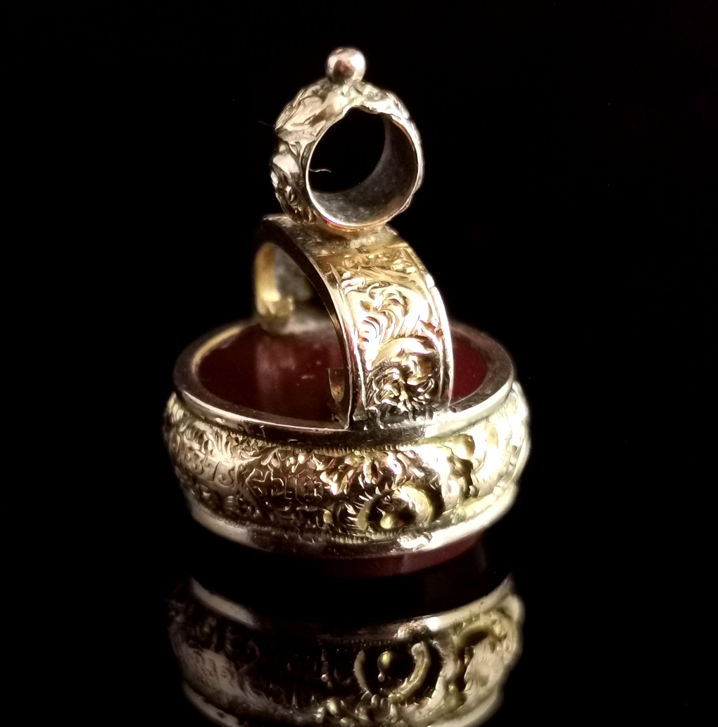 Antique Victorian 9ct gold Carnelian seal fob