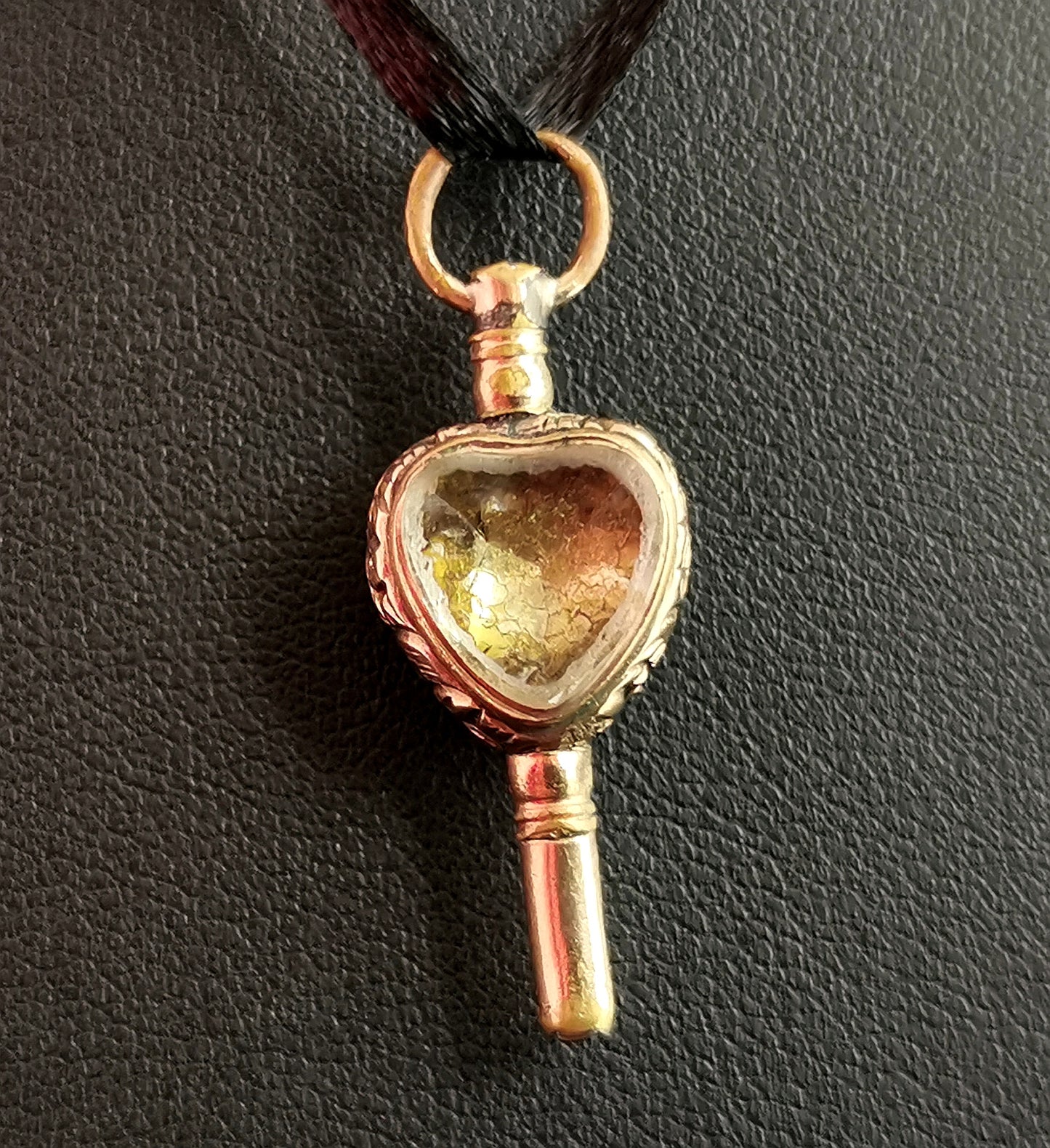 Antique Georgian 9ct gold heart watch key, citrine and bloodstone