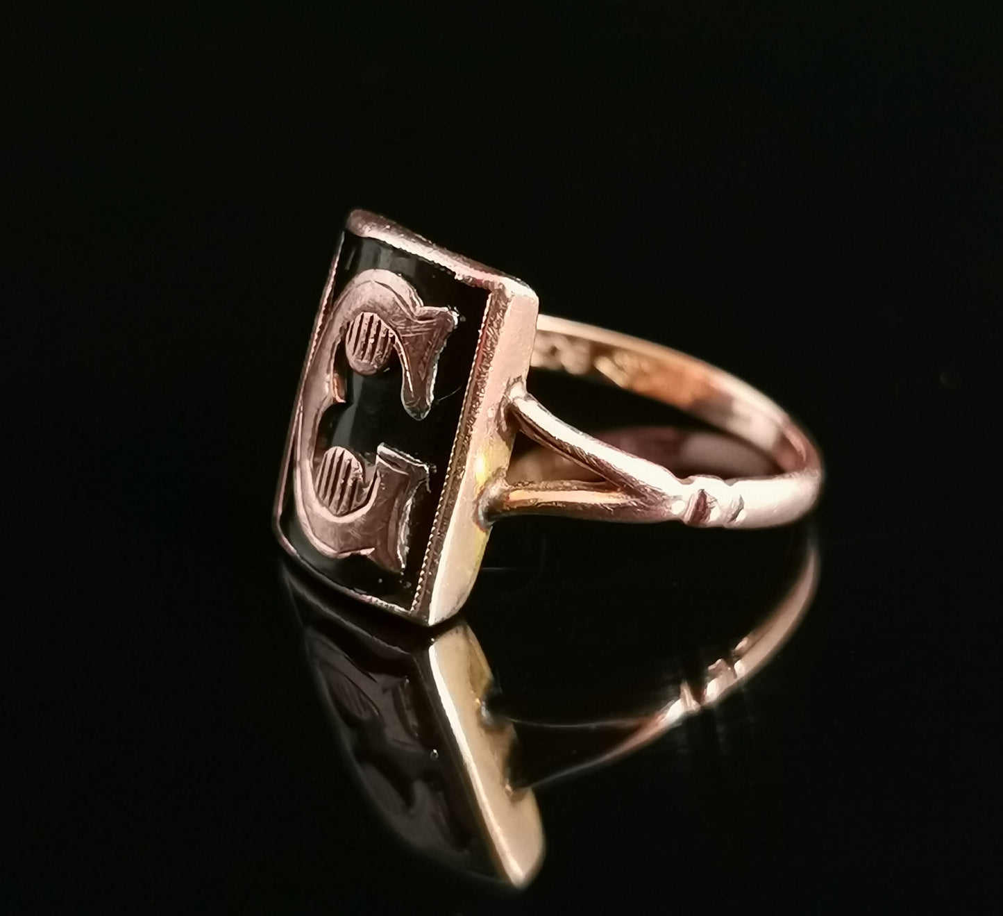 Victorian mourning ring, initial C, 9ct Rose gold, black enamel