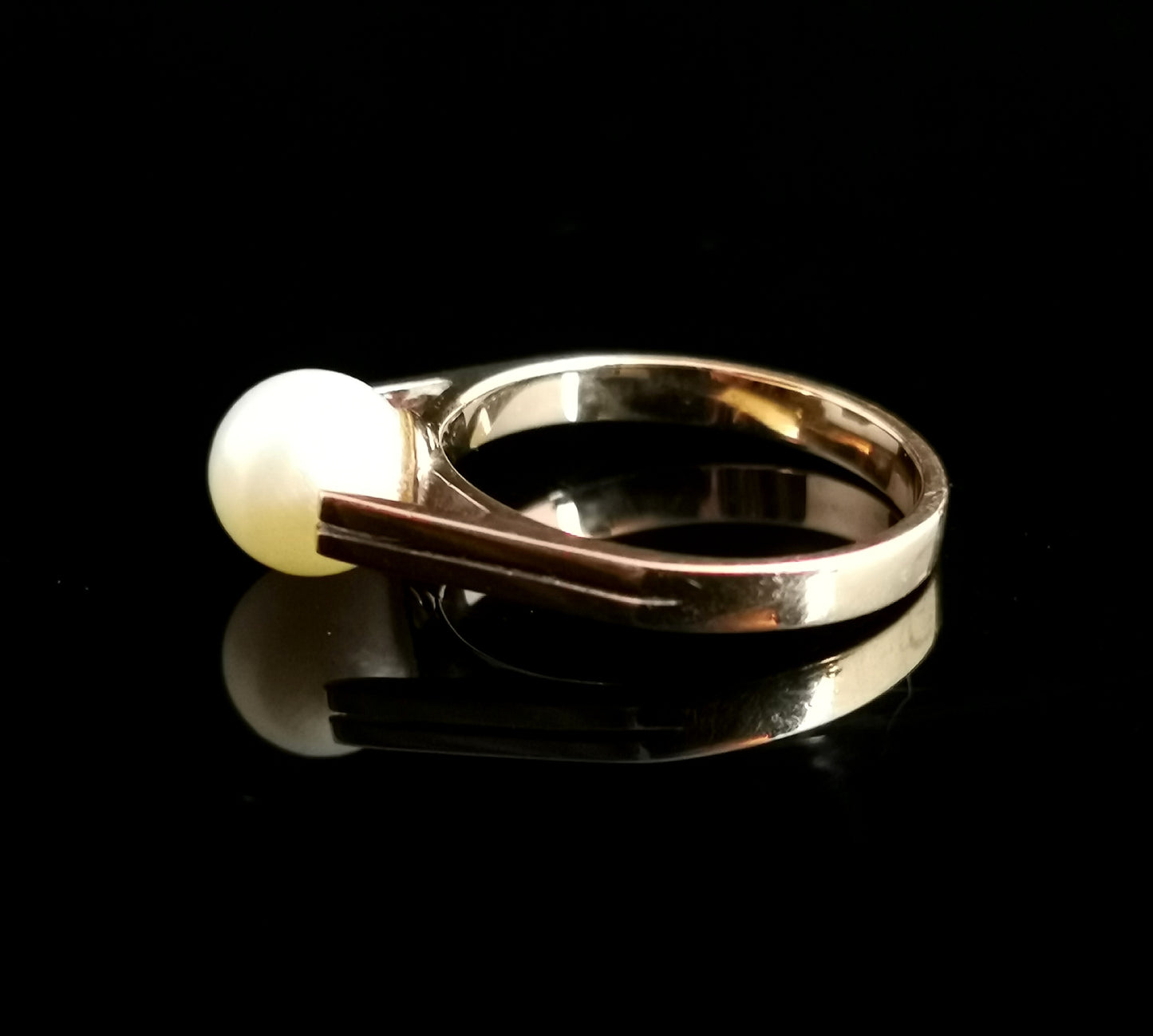 Vintage pearl solitaire ring, 9ct gold, c1940s