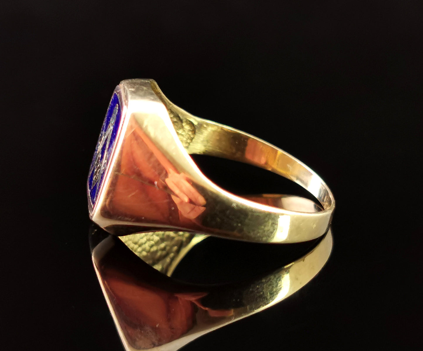 Vintage 9ct gold Masonic swivel ring, signet, blue enamel