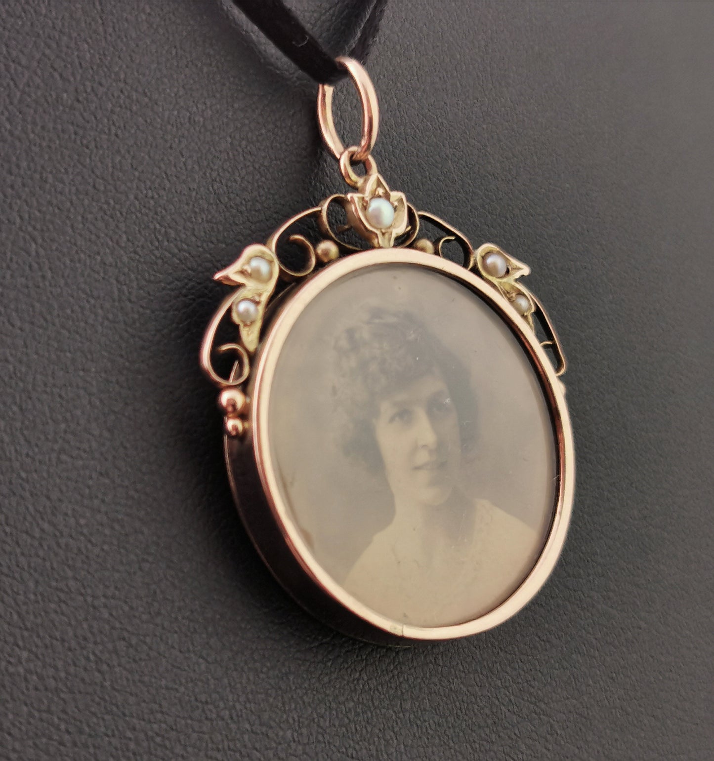 Antique 9ct gold locket, seed pearl, Edwardian pendant