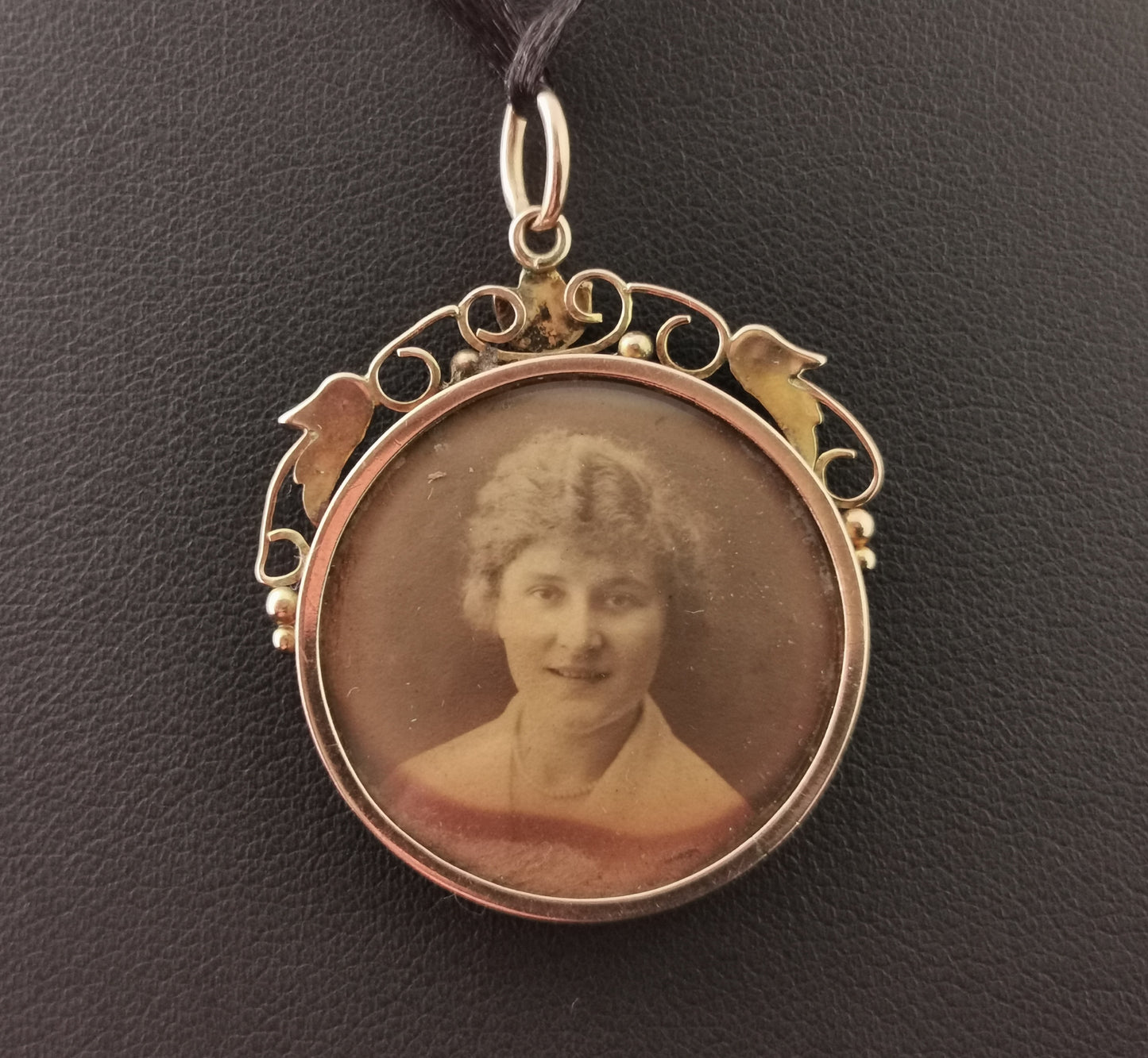 Antique 9ct gold locket, seed pearl, Edwardian pendant