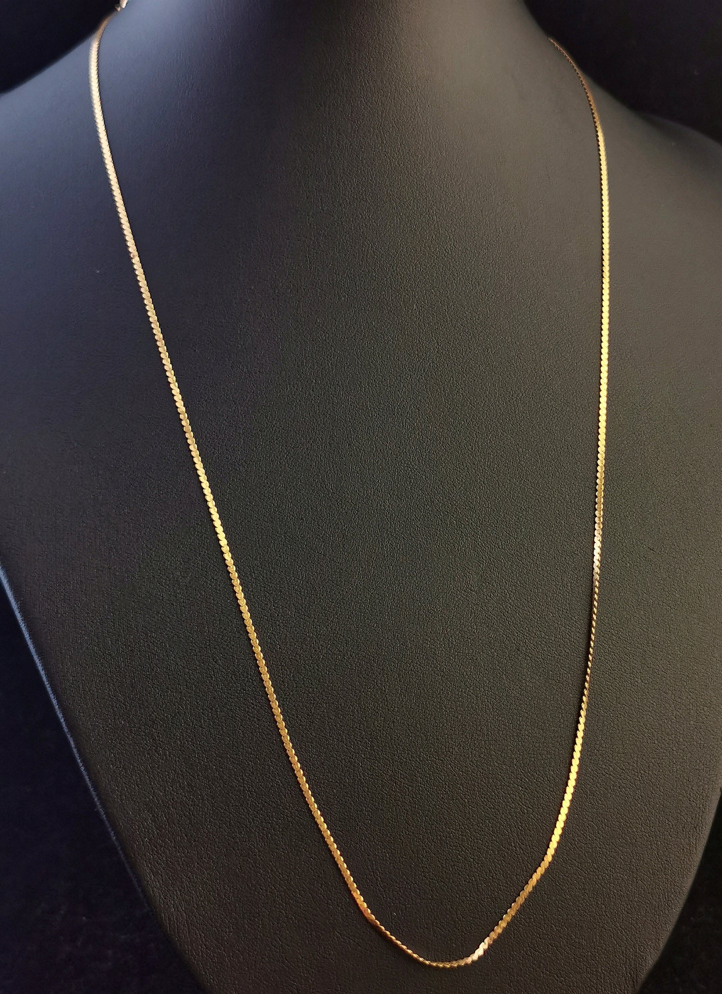 Vintage 9ct yellow gold chain necklace, wavy herringbone link, 1970s, 24 inch