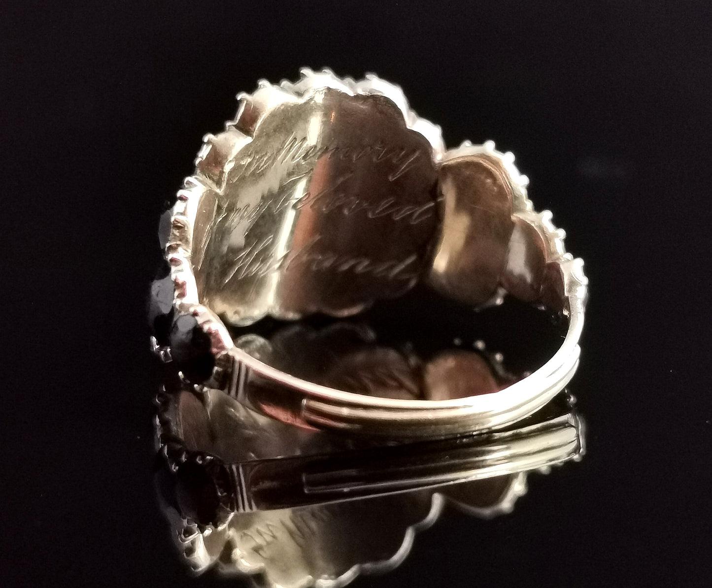 Antique Georgian mourning ring, Jet, 12ct gold