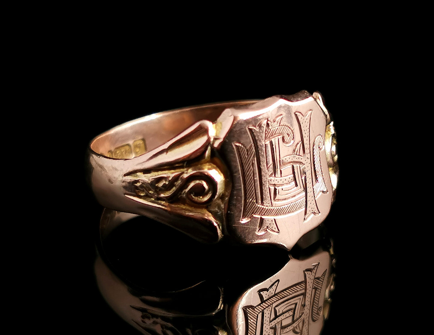 Antique 9ct gold Signet ring, monogrammed