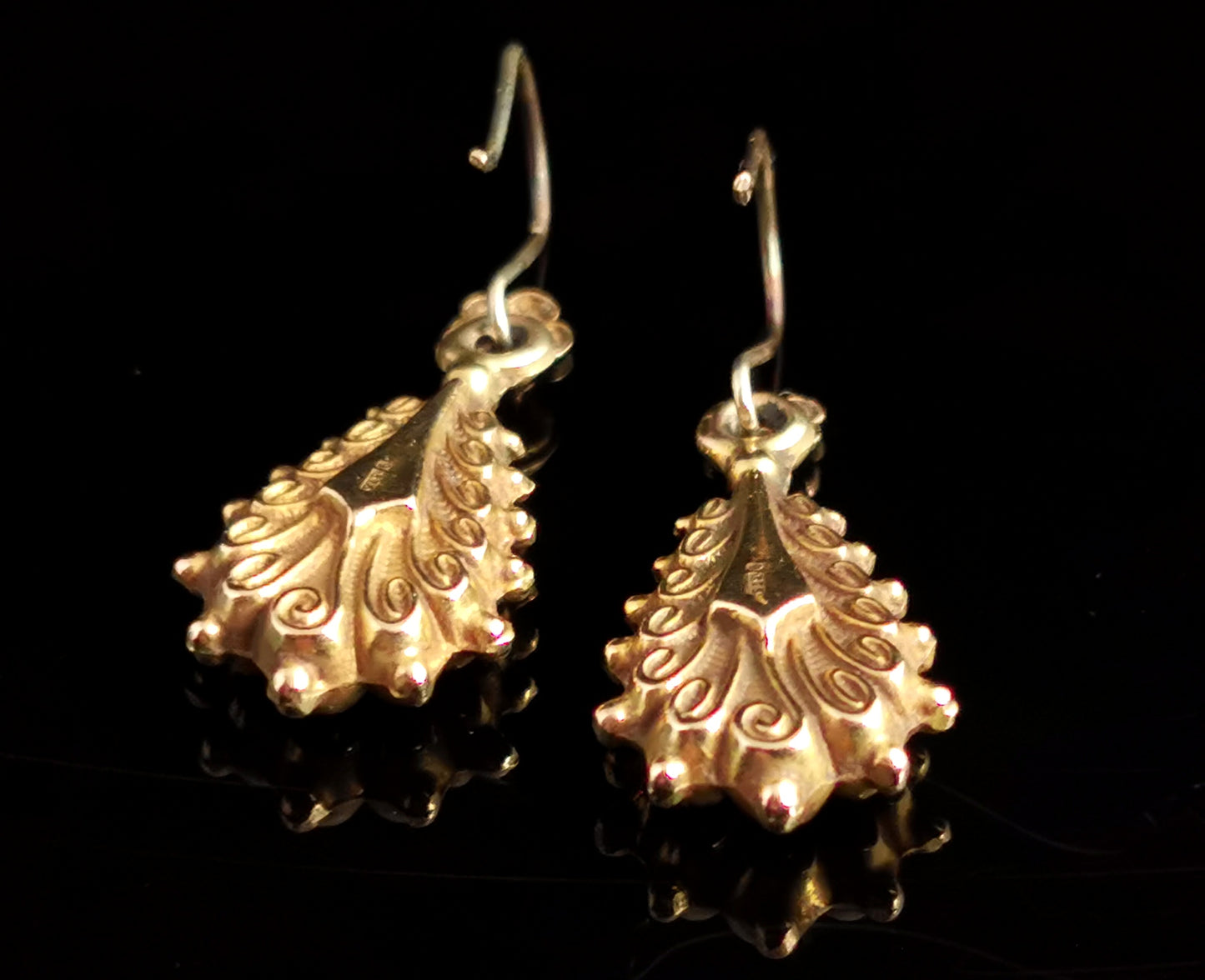 Antique Victorian 9ct yellow gold drop earrings