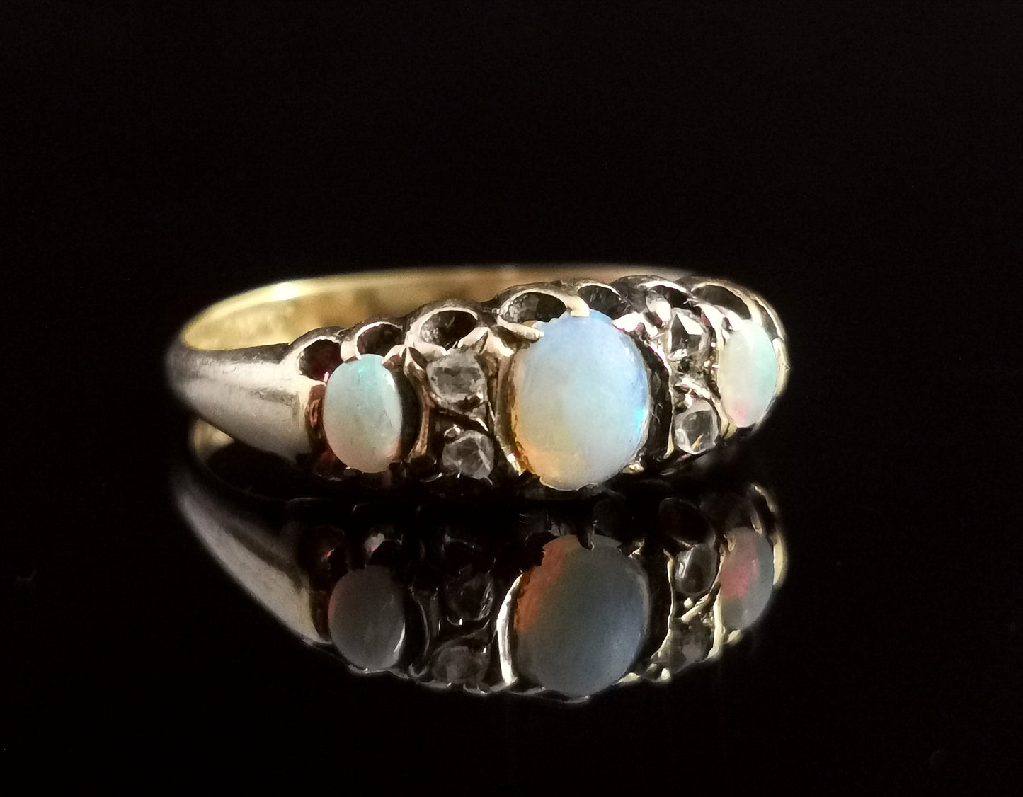 Antique Opal and Rose cut diamond ring, 18ct gold, Victorian