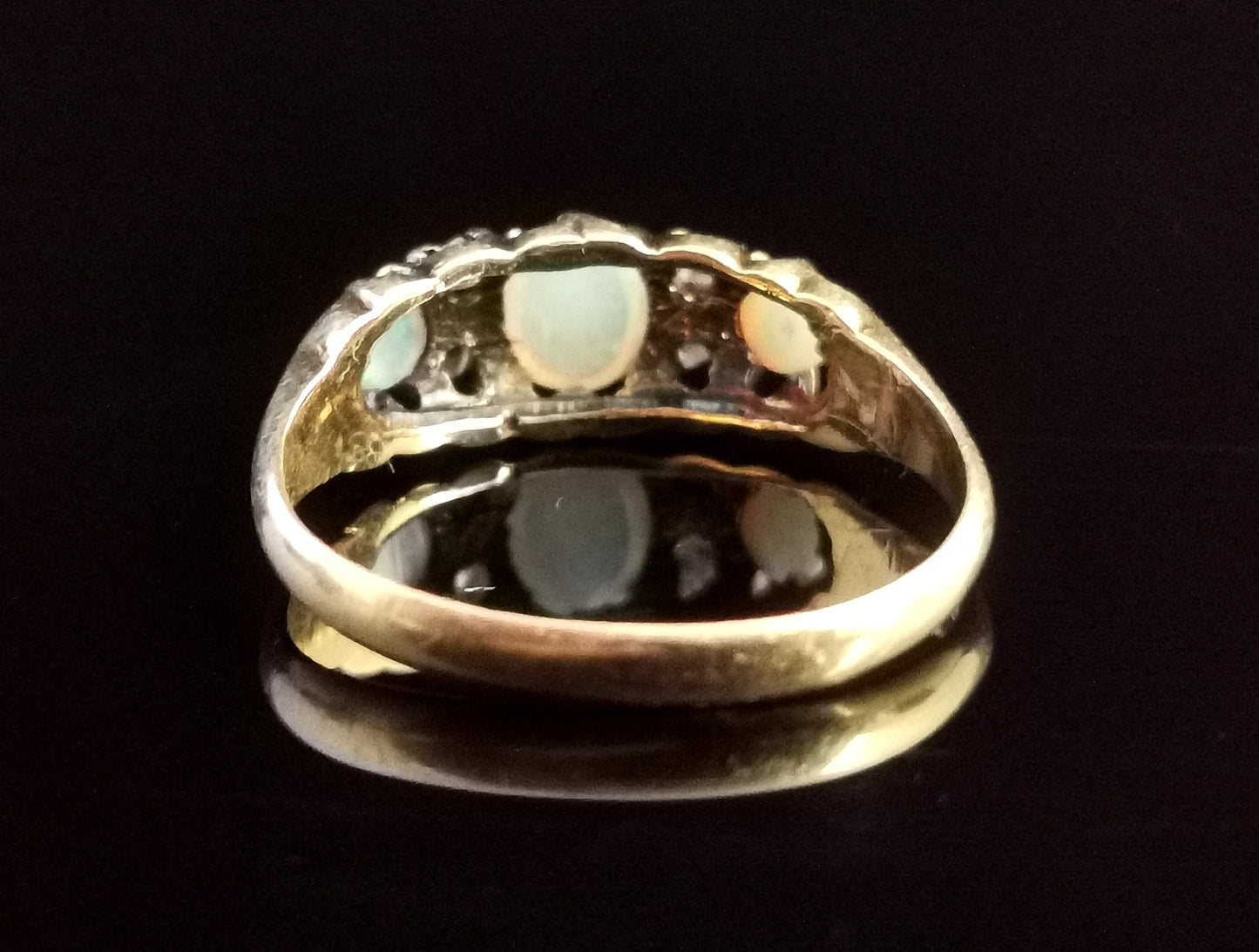 Antique Opal and Rose cut diamond ring, 18ct gold, Victorian