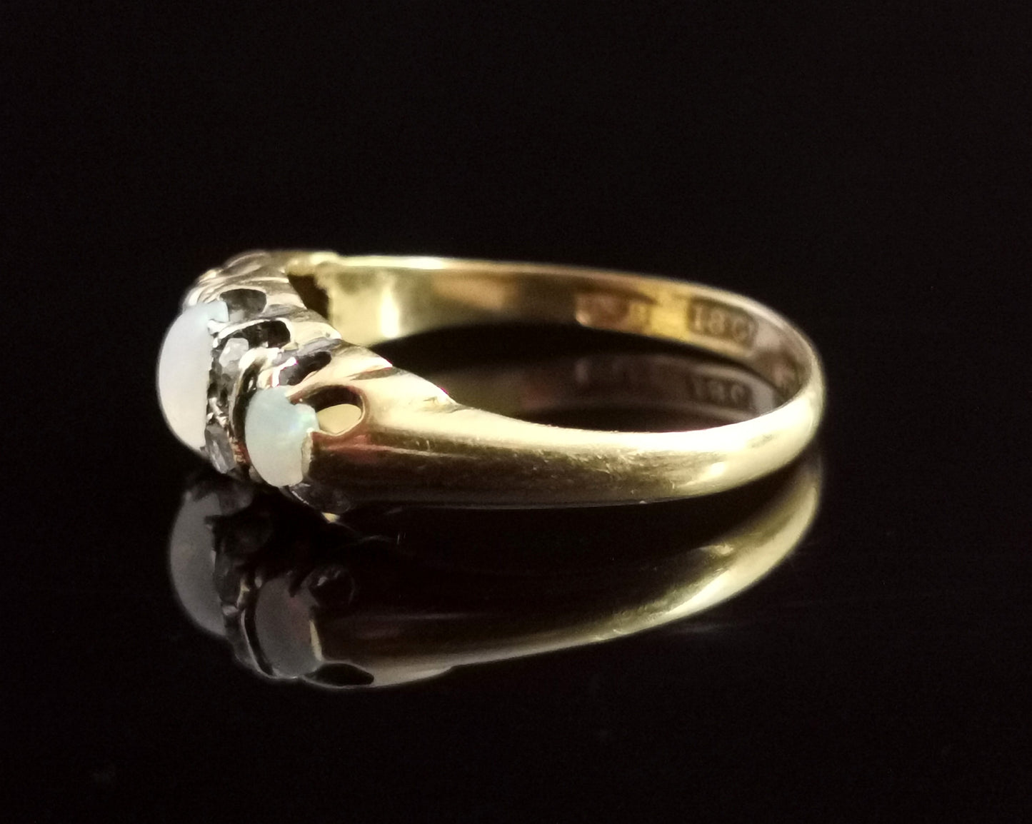 Antique Opal and Rose cut diamond ring, 18ct gold, Victorian