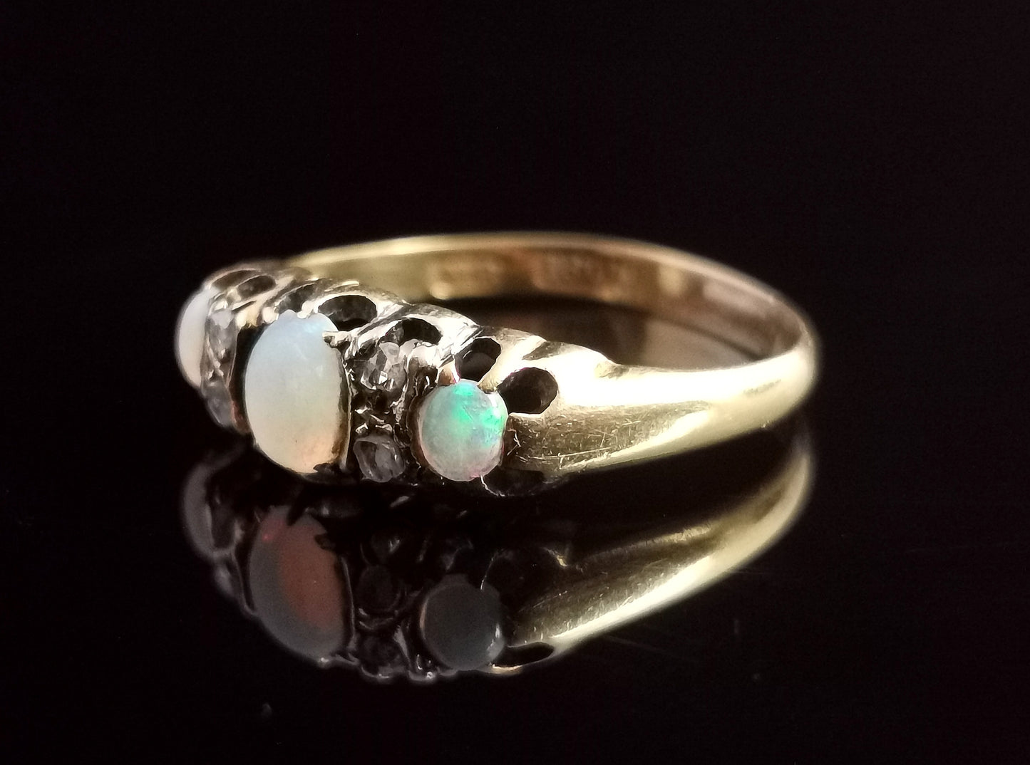 Antique Opal and Rose cut diamond ring, 18ct gold, Victorian