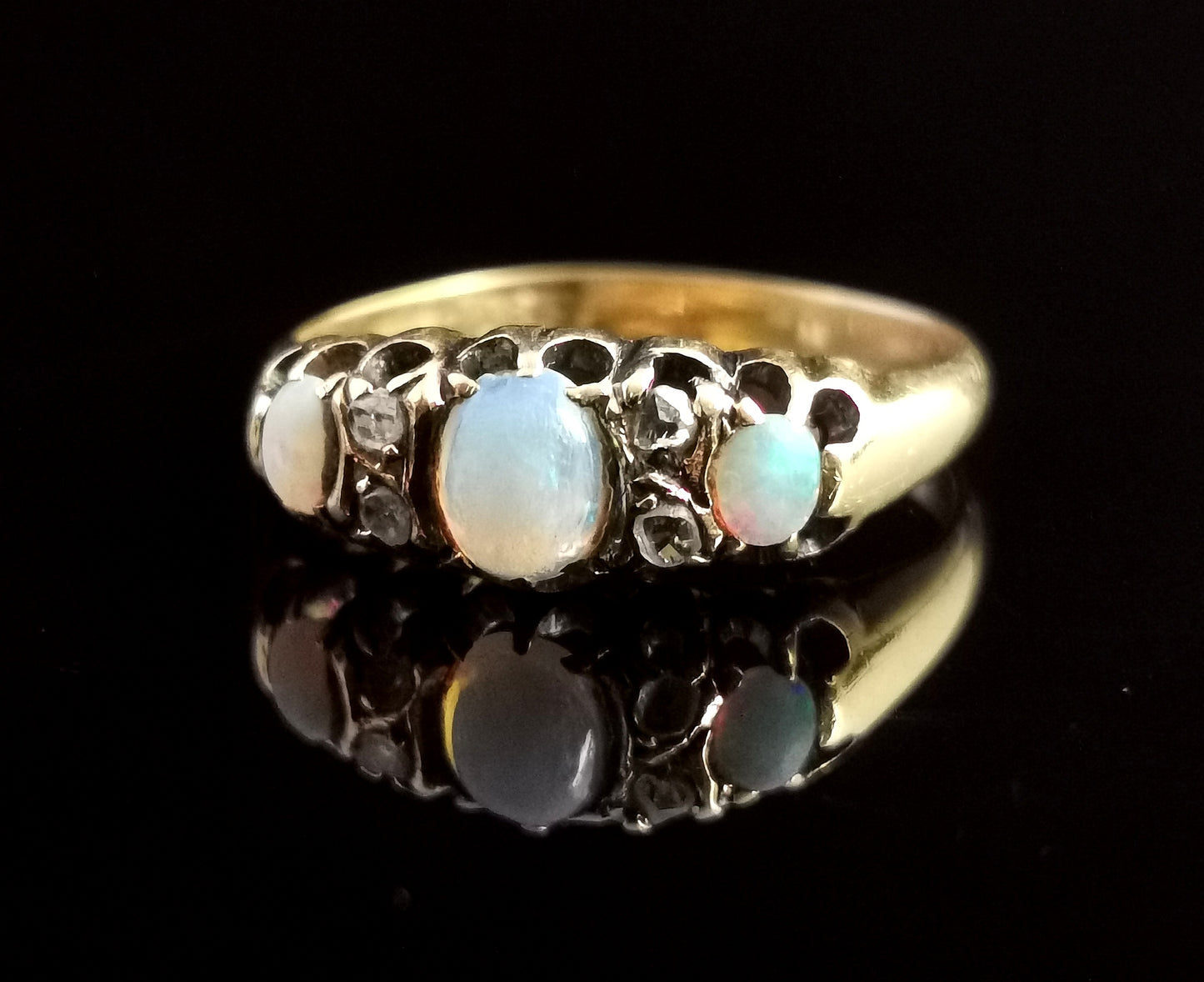 Antique Opal and Rose cut diamond ring, 18ct gold, Victorian