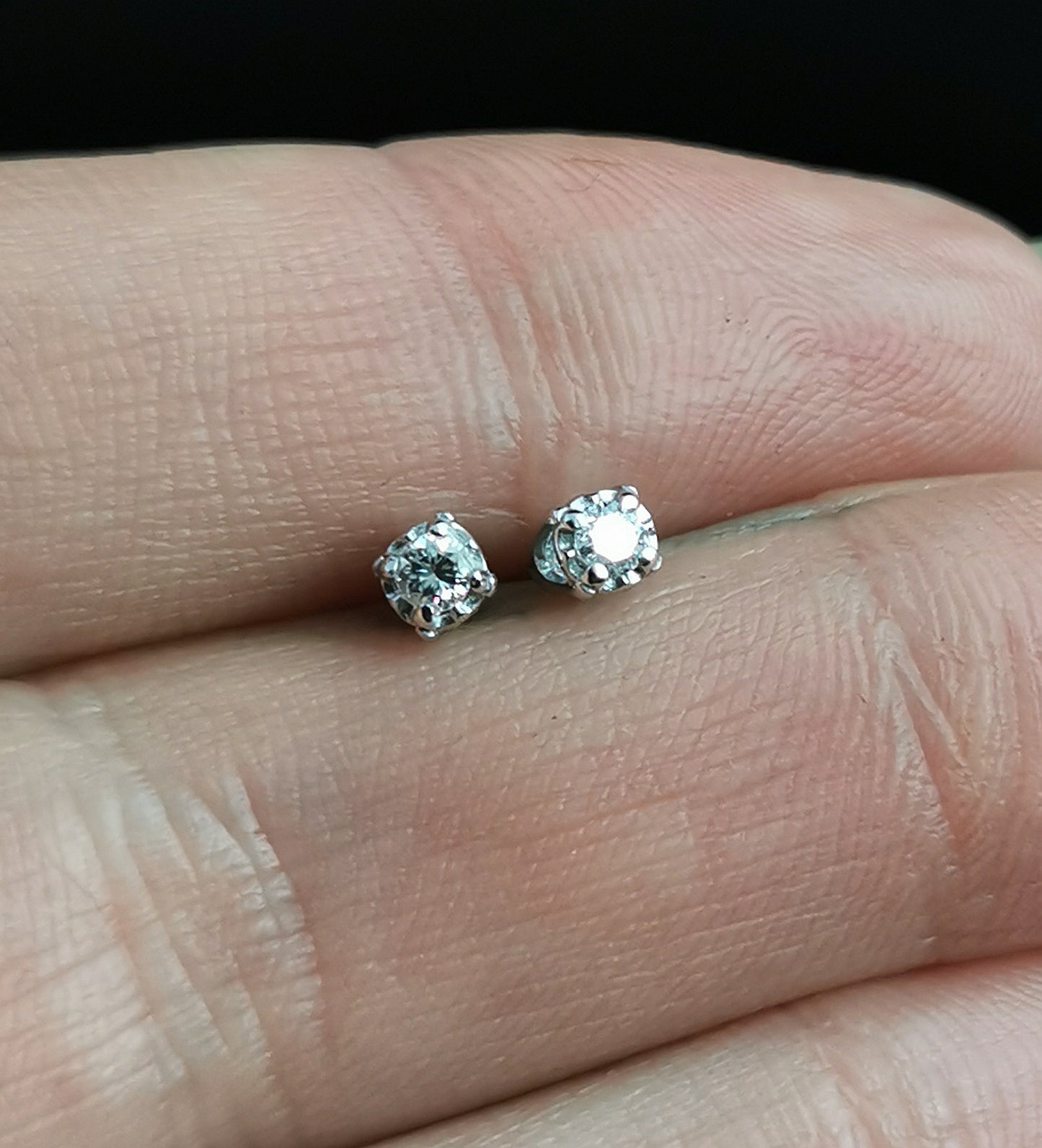 Vintage Diamond stud earrings, 9ct White gold