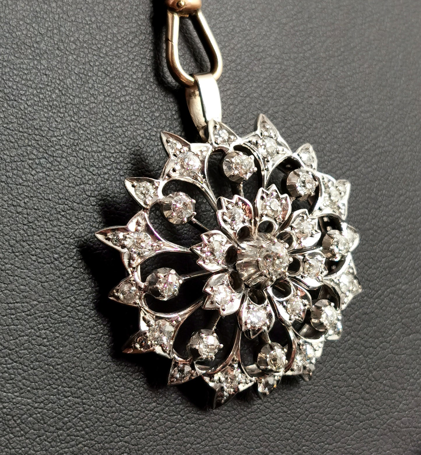 Antique Victorian Diamond flower pendant, 9ct gold and silver