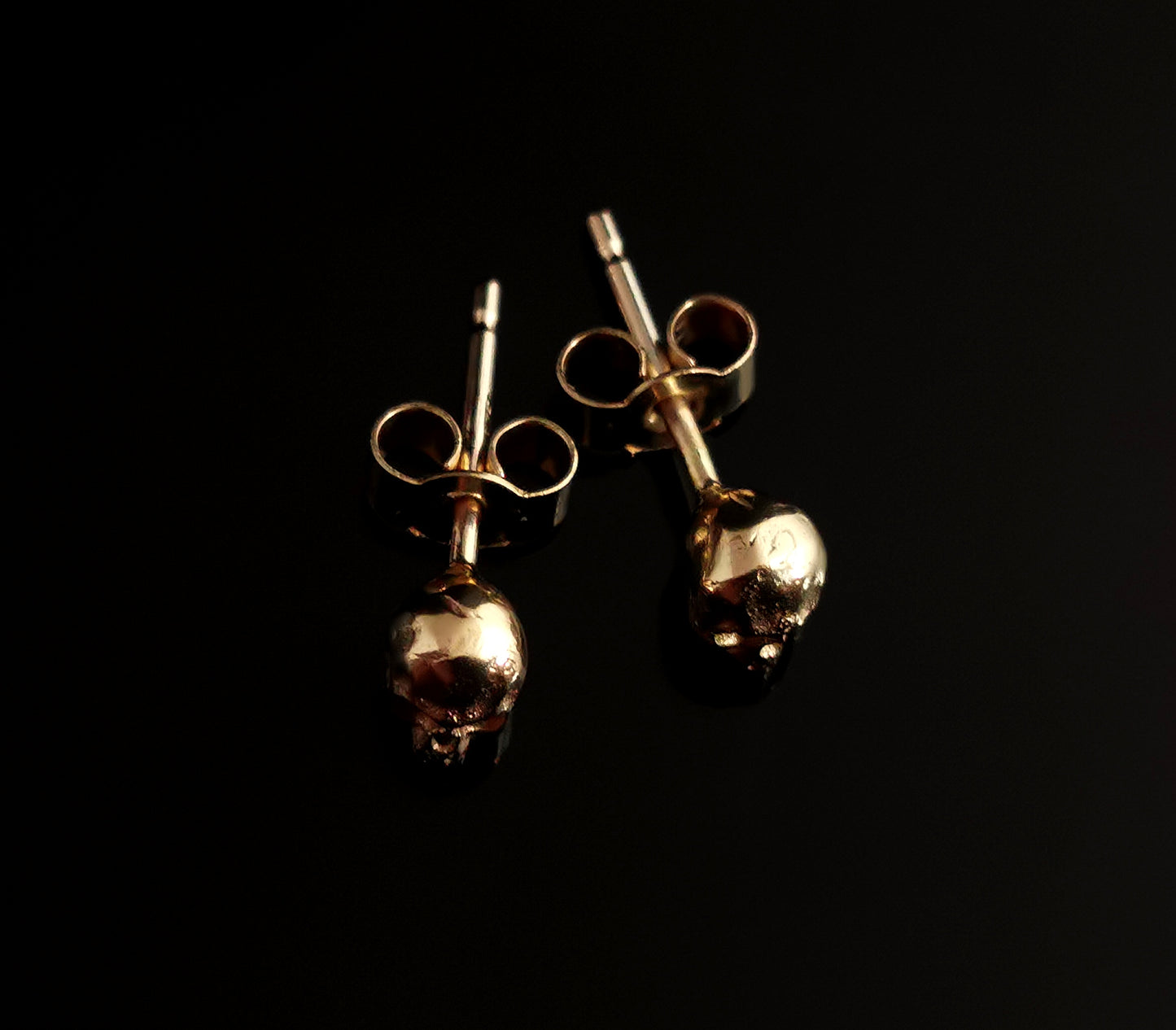 Vintage 9ct gold Skull stud earrings