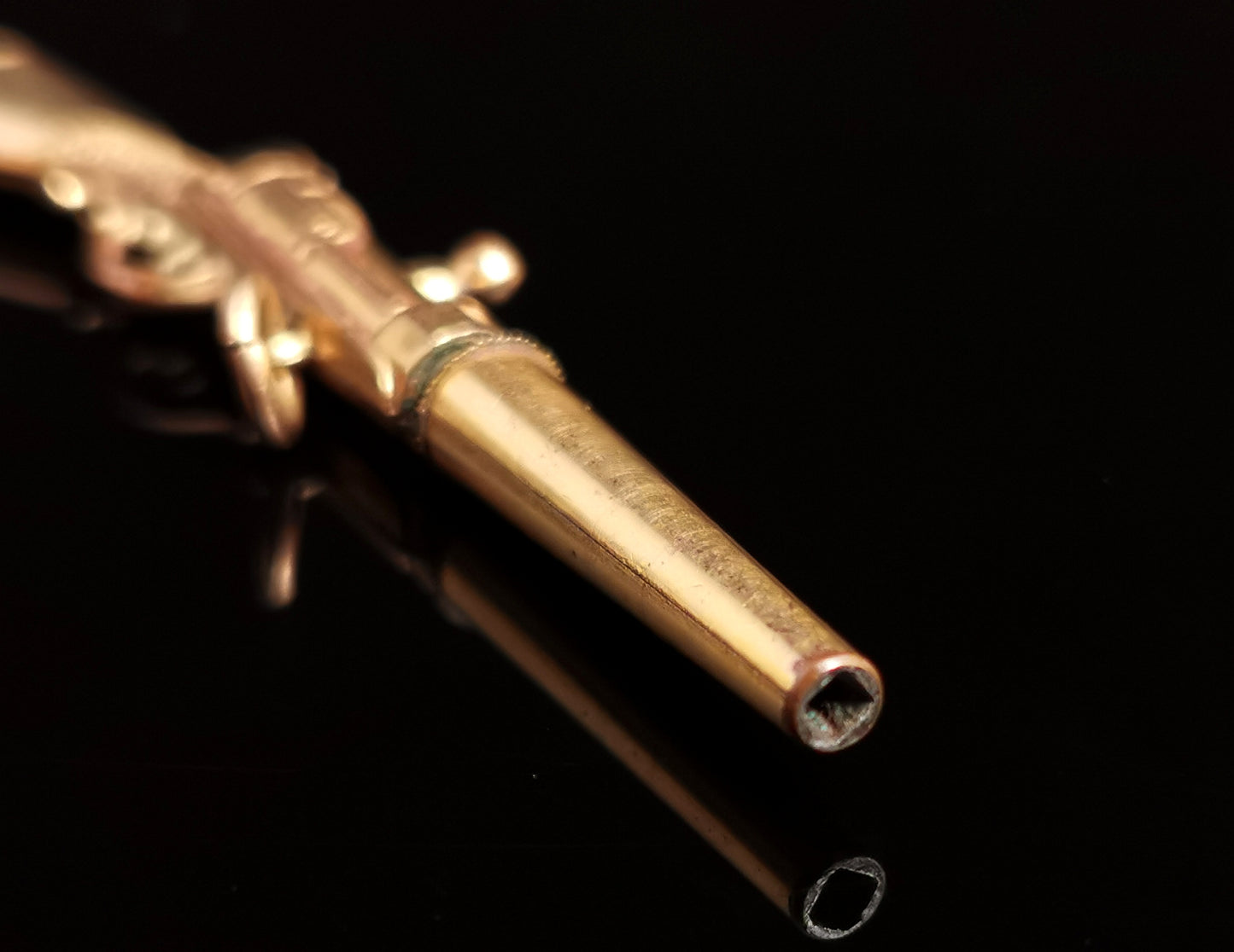 Antique Victorian novelty pocket watch key pendant, Rifle design