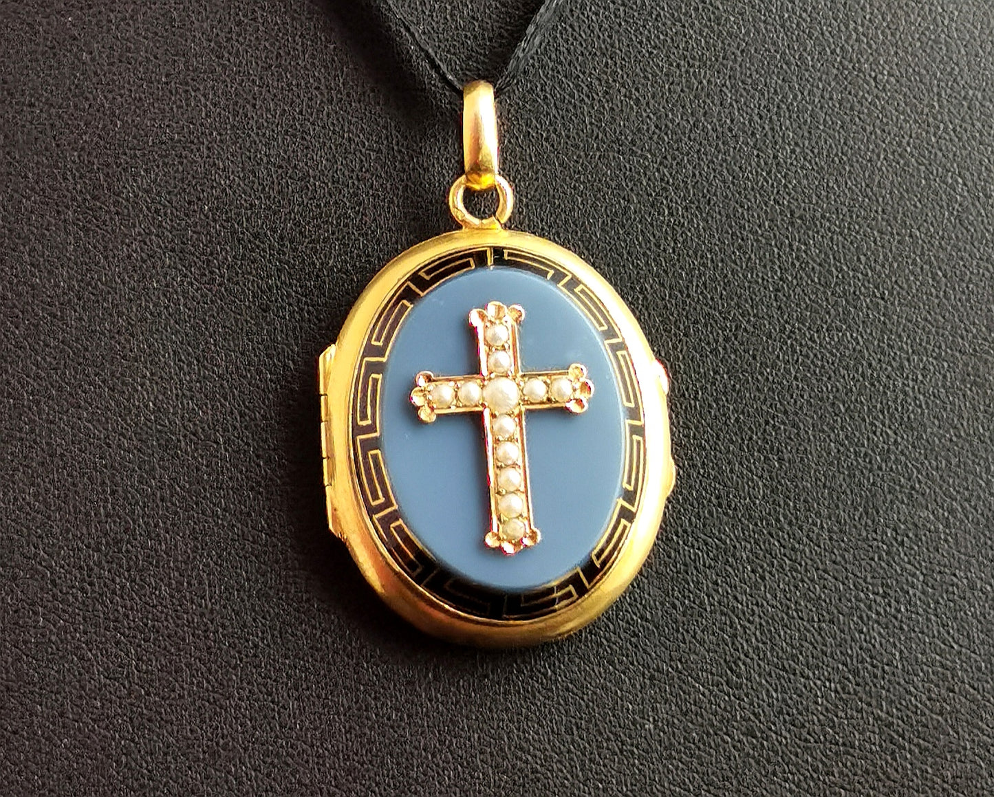 Antique Mourning locket, 18ct gold, Chalcedony, Pearl Cross, Victorian