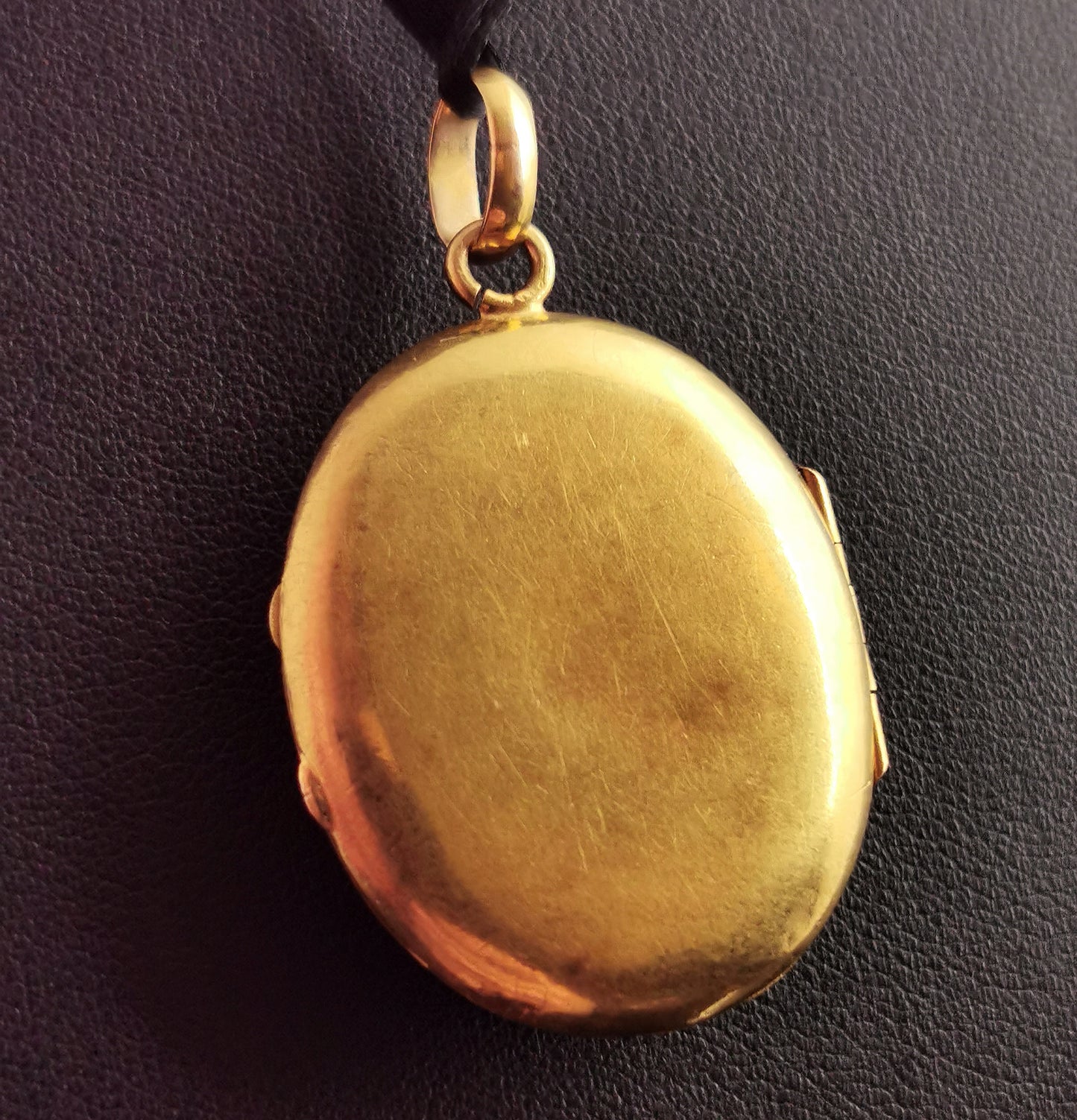 Antique Mourning locket, 18ct gold, Chalcedony, Pearl Cross, Victorian