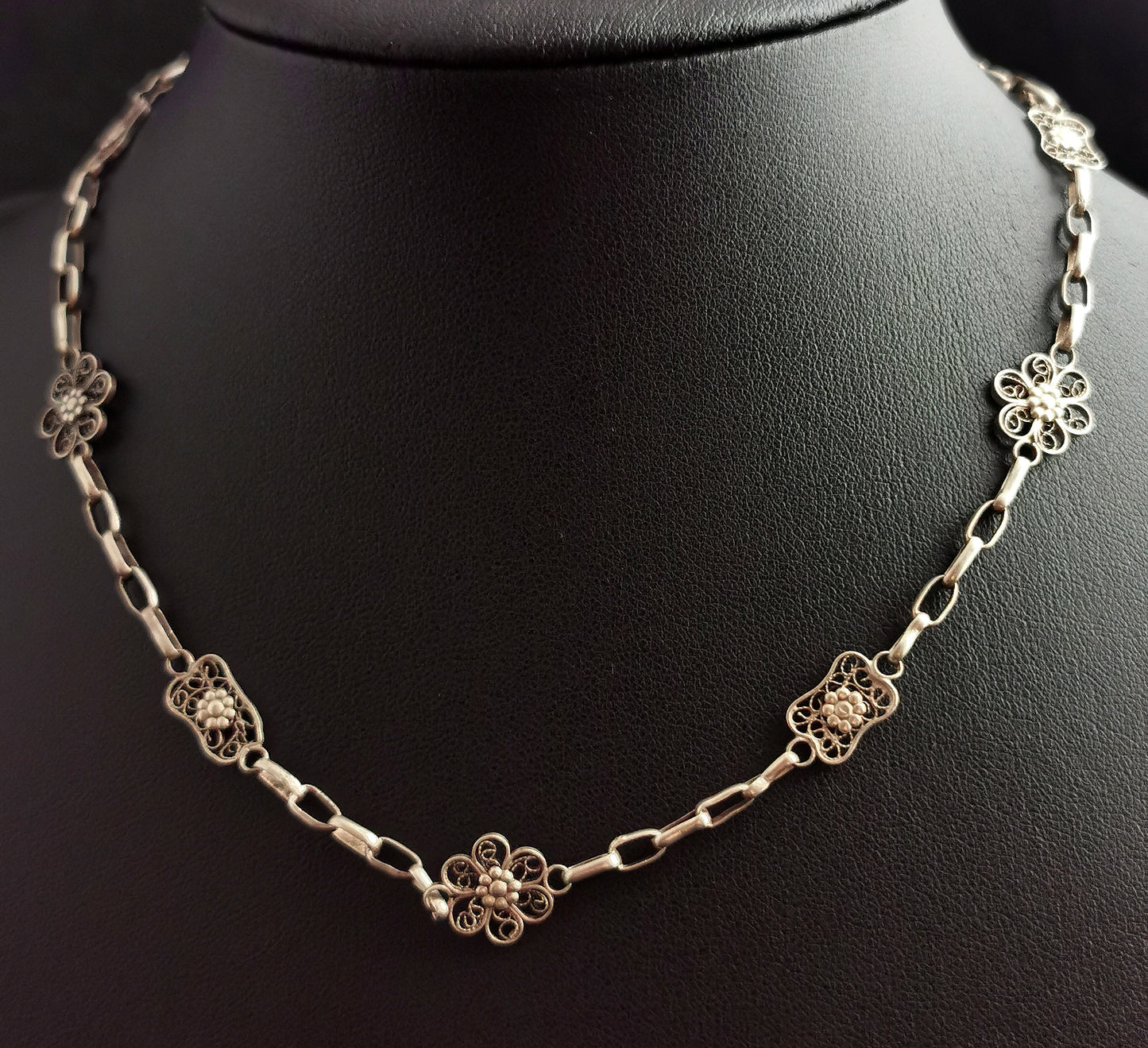 Vintage Art Deco silver Filigree floral and belcher link chain necklace