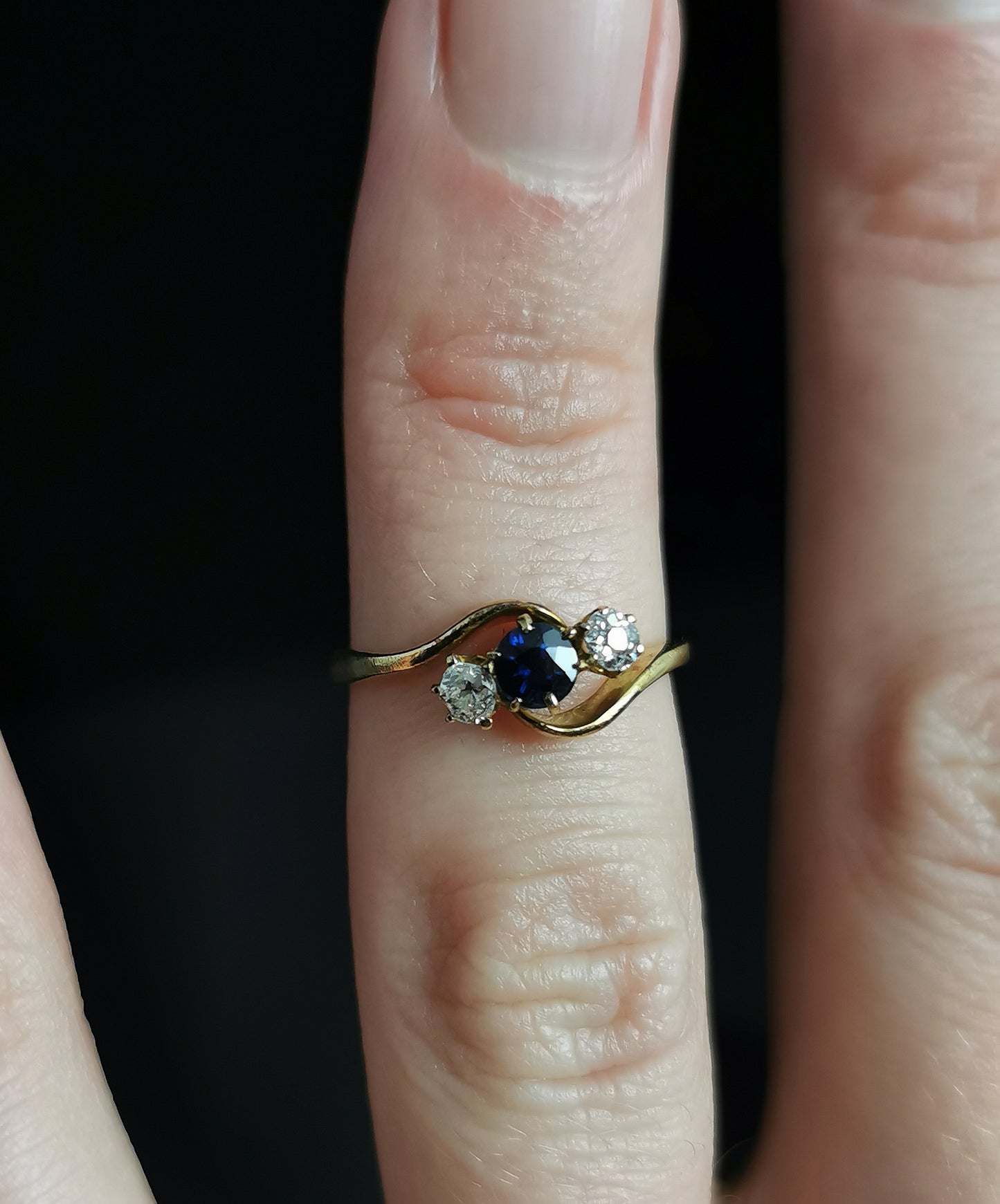 Antique Diamond and Sapphire Crossover ring, 18ct gold
