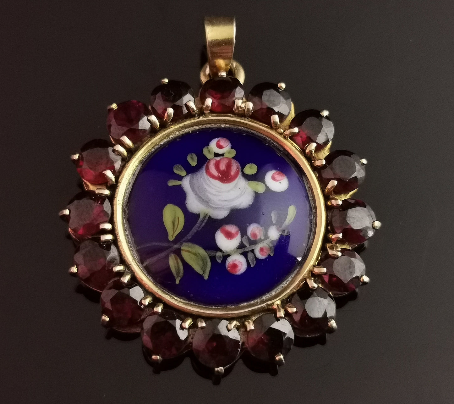 Vintage garnet floral pendant, 9ct gold, enamelled, Cobalt blue