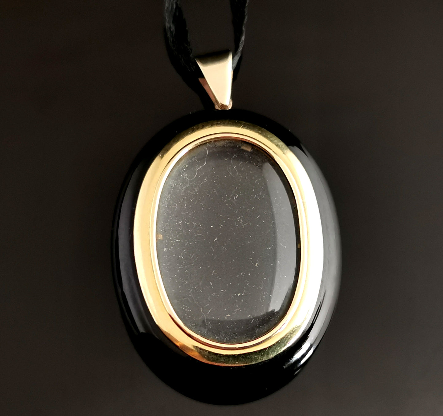 Antique Onyx mourning locket, 9ct gold, pendant