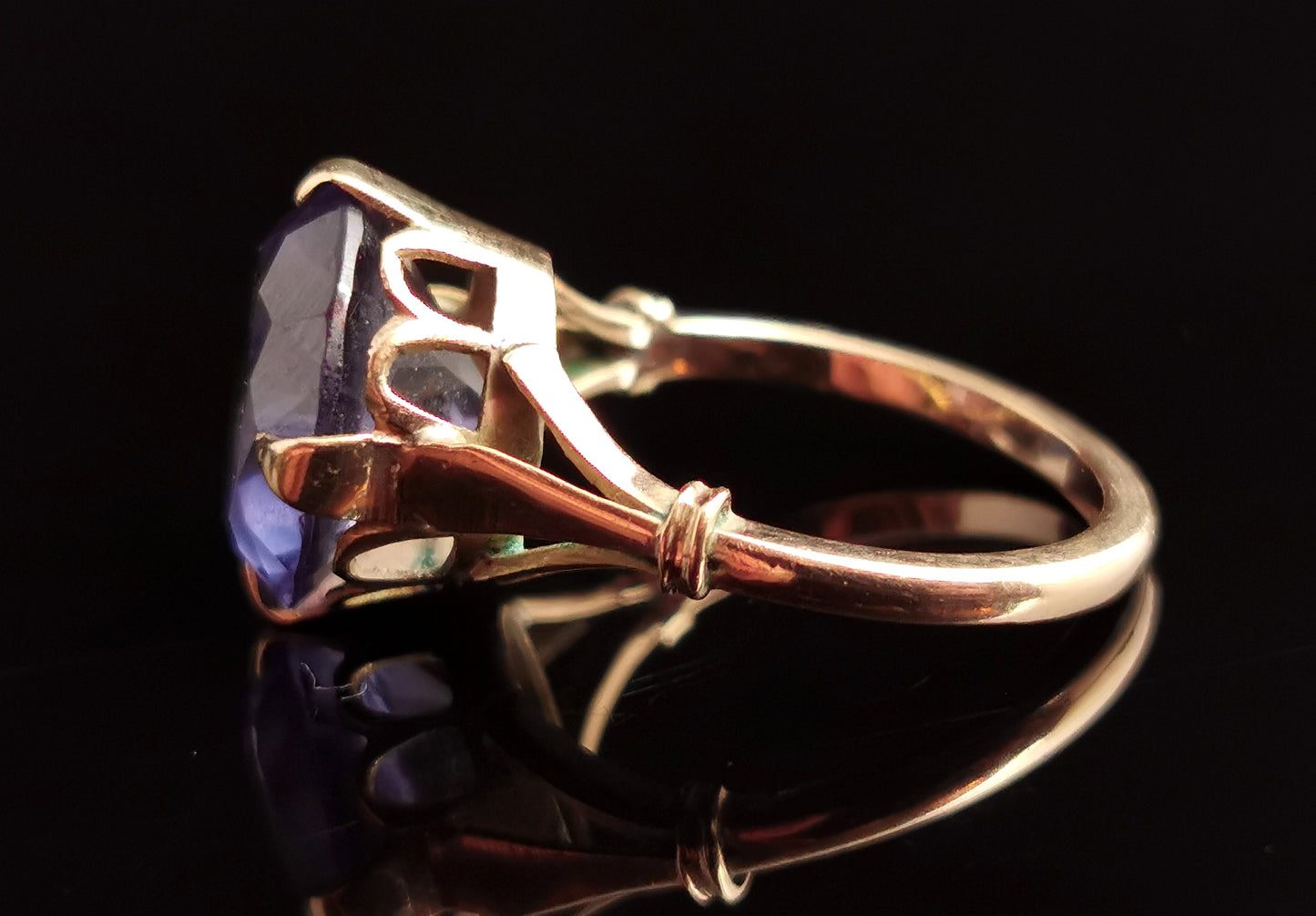 Vintage colour change sapphire cocktail ring, 9ct gold, c1940s