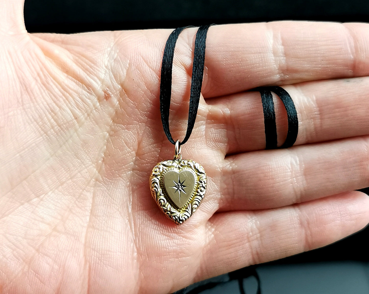 Antique Diamond heart locket, 9ct gold, pendant