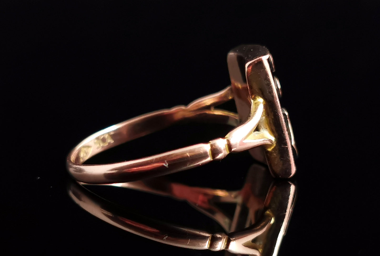 Antique Mourning ring, 9k Rose gold, onyx and Edwardian