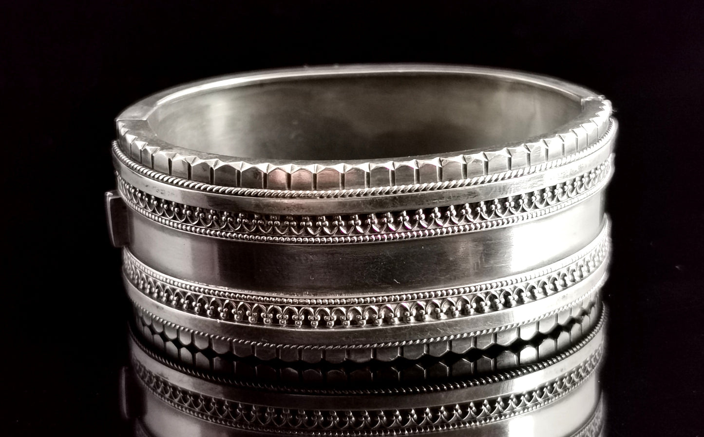 Antique Victorian silver bangle, Aesthetic era