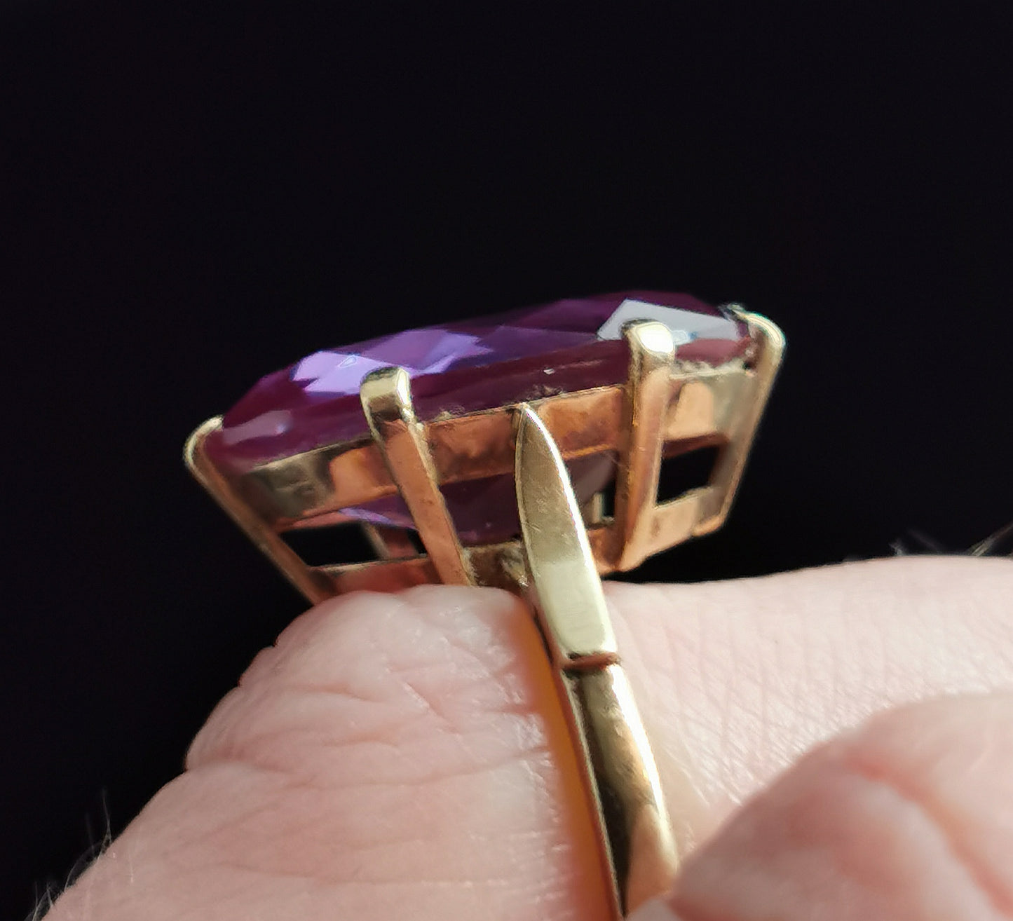 Vintage colour change sapphire cocktail ring, 9ct gold, 1970s