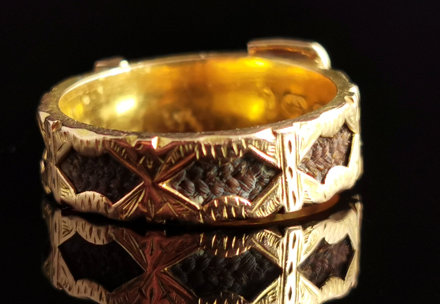 Antique Victorian buckle mourning ring, 15ct gold, hairwork