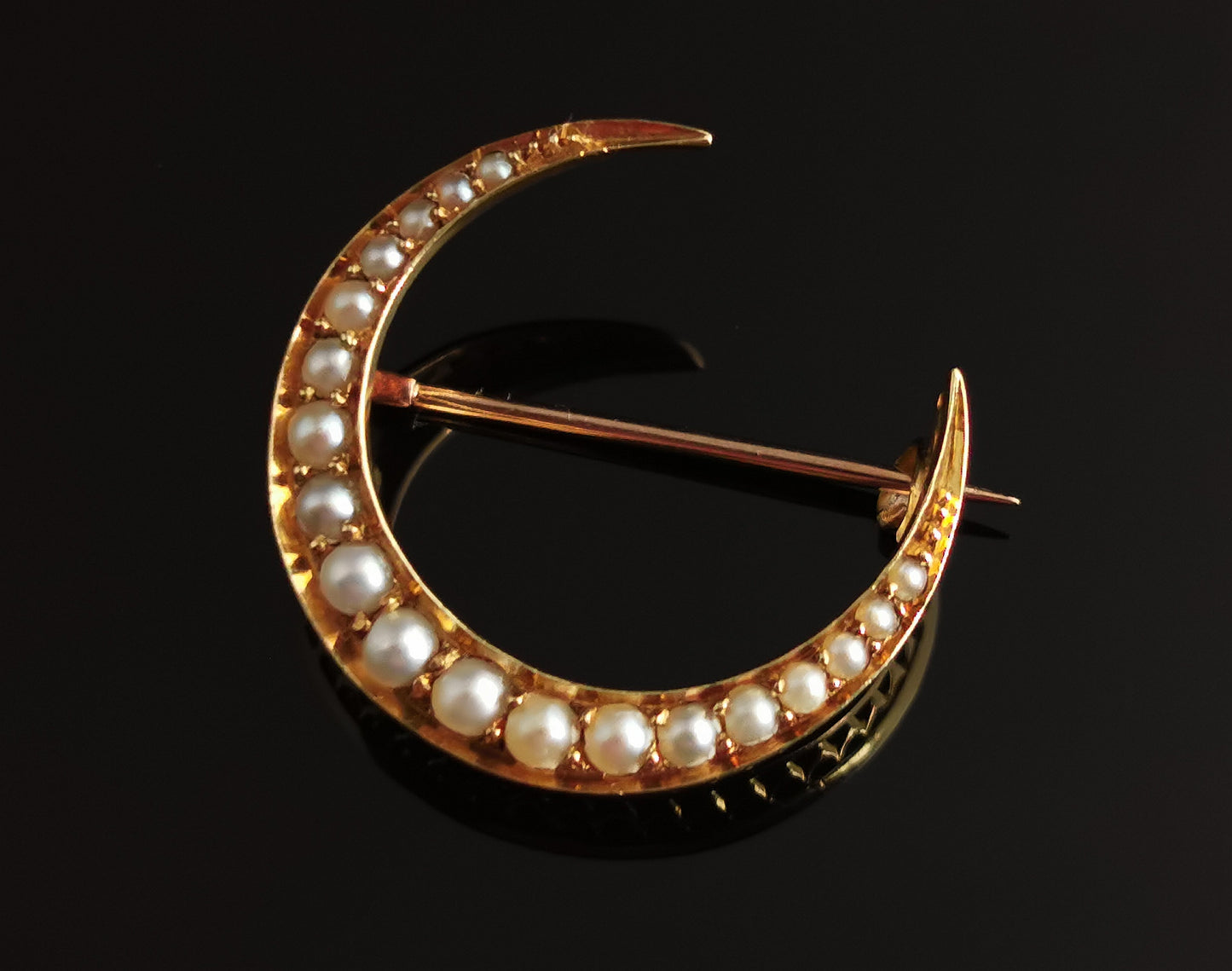 Antique Victorian 15ct gold and Pearl Crescent Moon brooch, pin