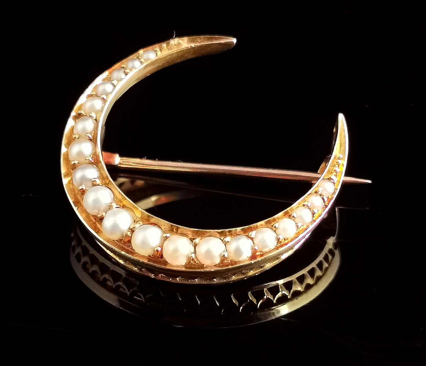 Antique Victorian 15ct gold and Pearl Crescent Moon brooch, pin