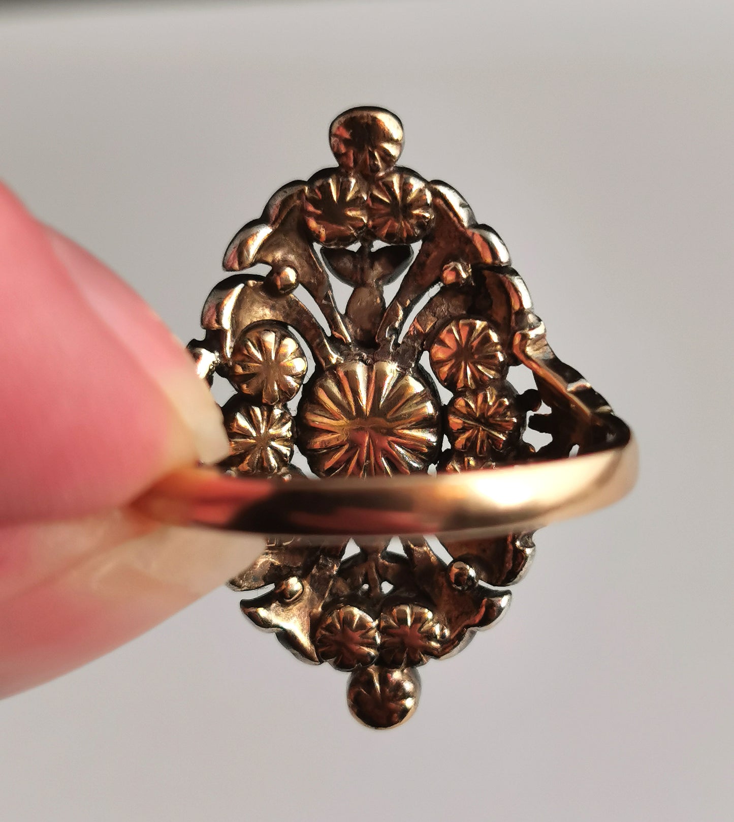 Antique Georgian Rose cut diamond Giardinetti ring, 22ct gold and silver