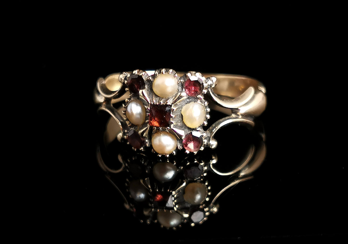 Antique Regency Garnet and seed pearl ring, 9ct yellow gold