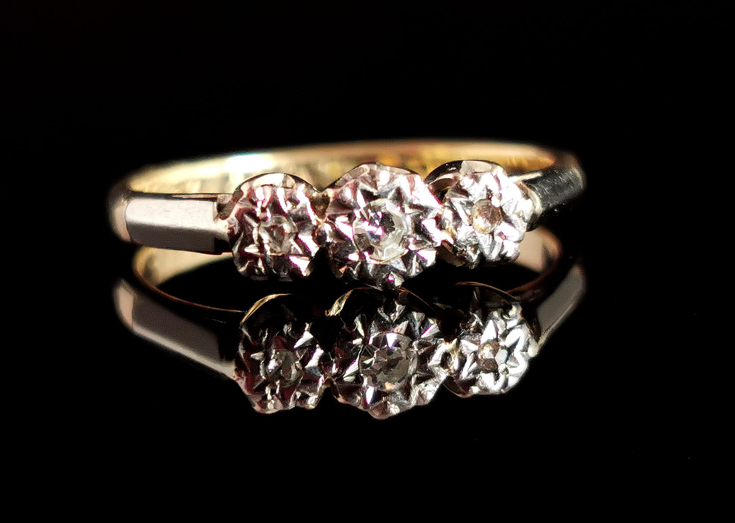 Vintage Art Deco Diamond three stone ring, 9ct gold and palladium