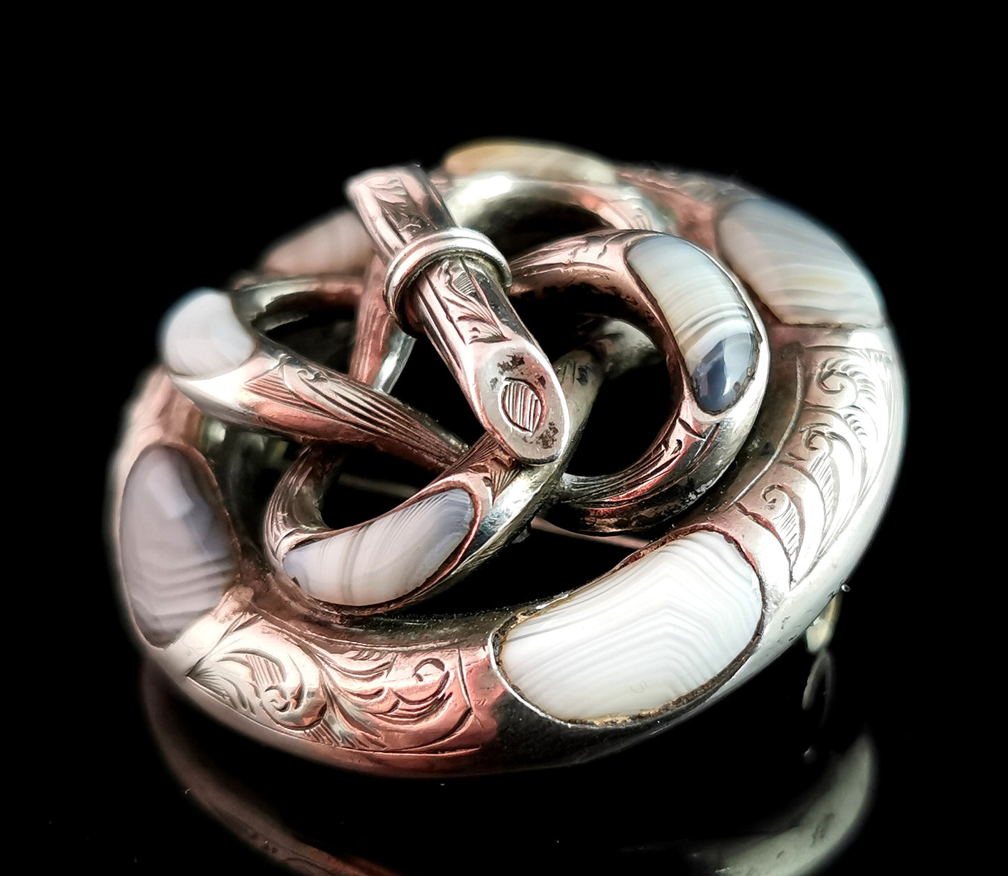Victorian Scottish agate and Silver celtic knot brooch
