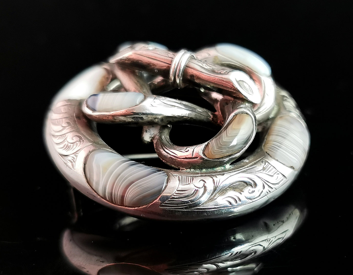 Victorian Scottish agate and Silver celtic knot brooch