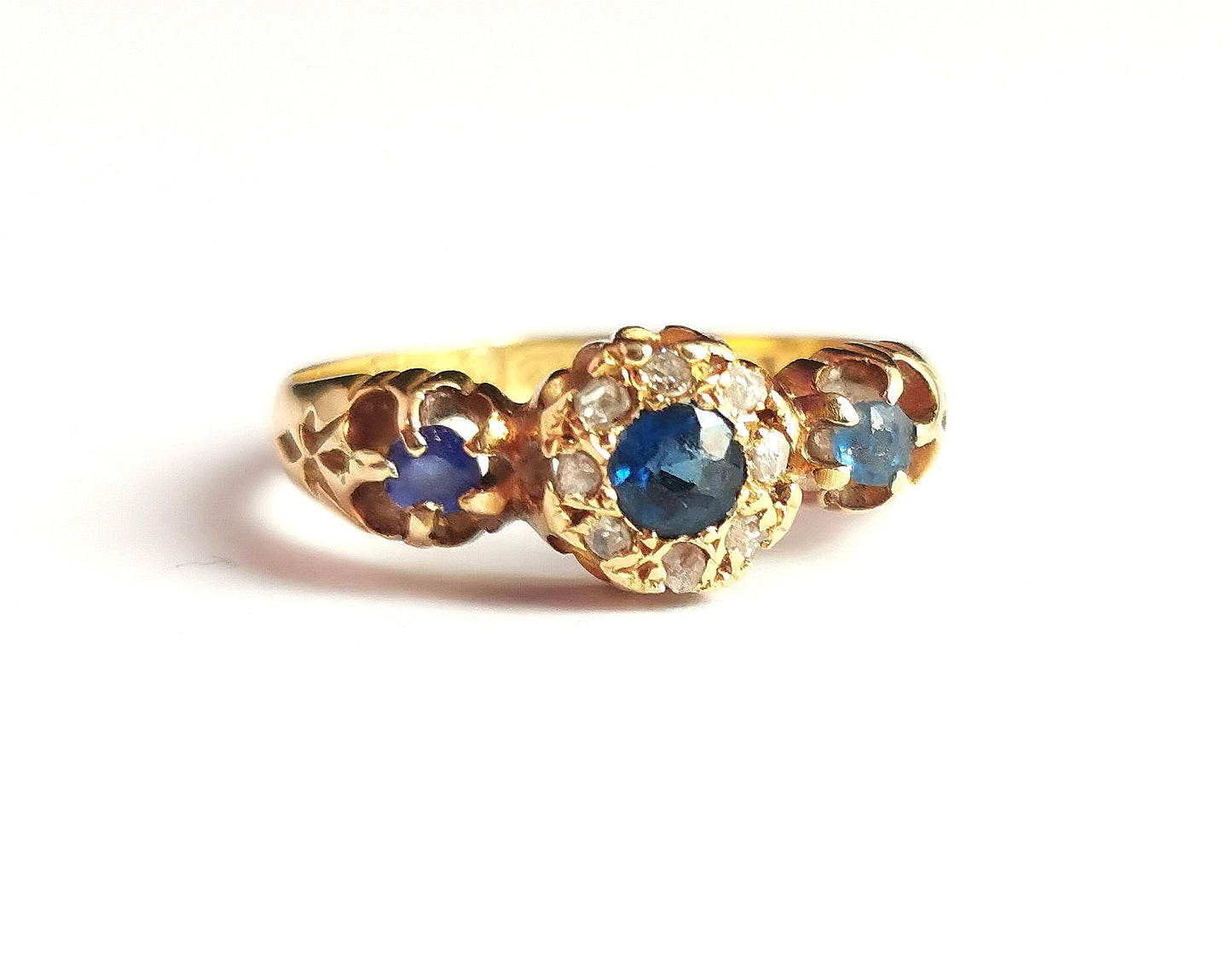 Antique Sapphire and diamond floral cluster ring, 18ct gold, Edwardian