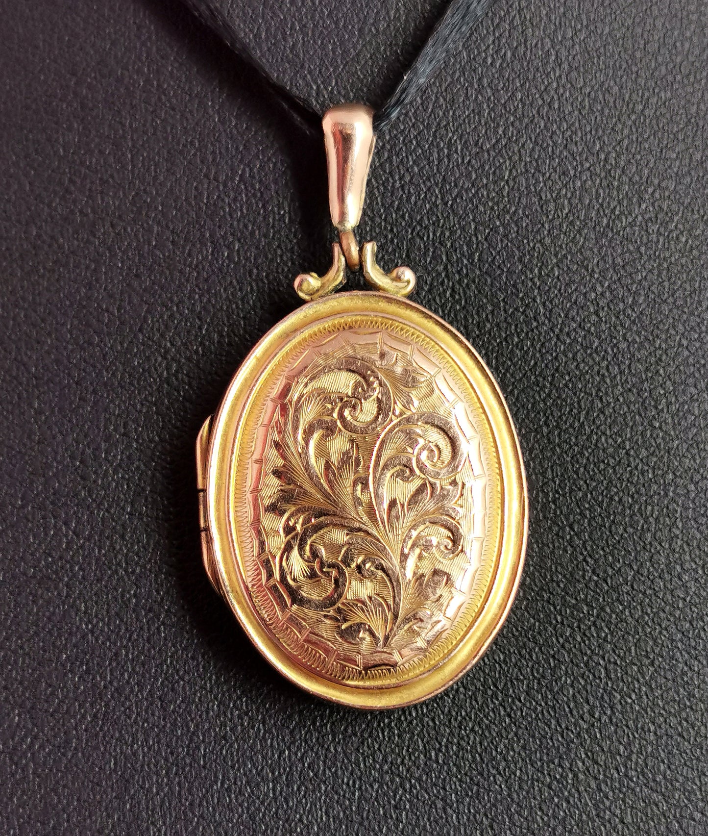 Antique Edwardian 9ct gold front and back locket pendant, Love heart