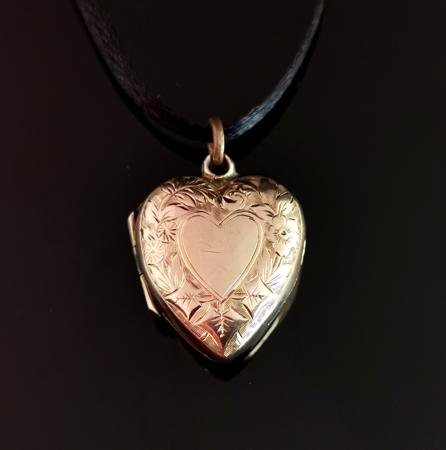 Antique 9ct gold heart shaped locket pendant, Edwardian