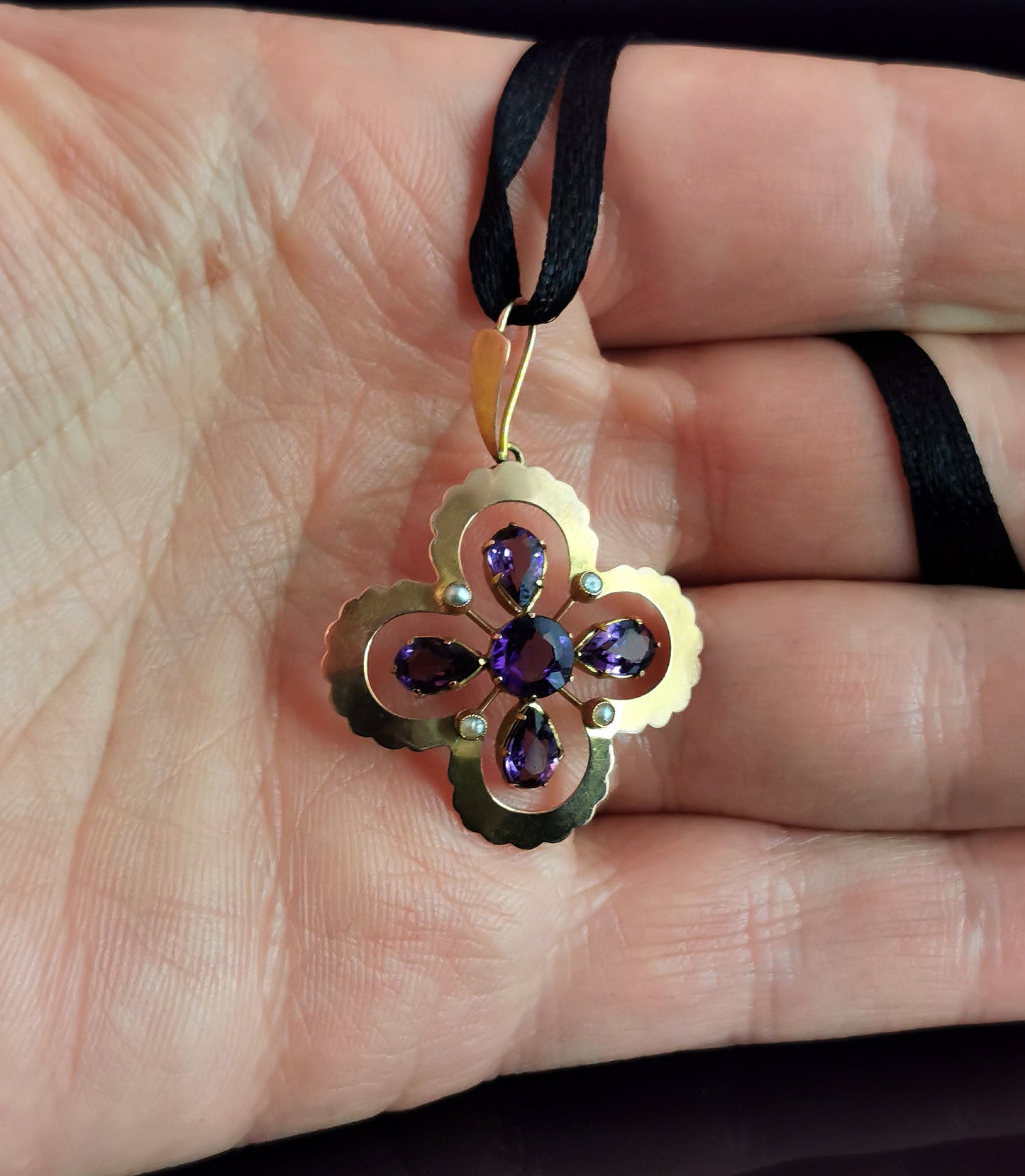 Antique Art Nouveau Amethyst and pearl pendant, 9ct gold, Quatrefoil floral